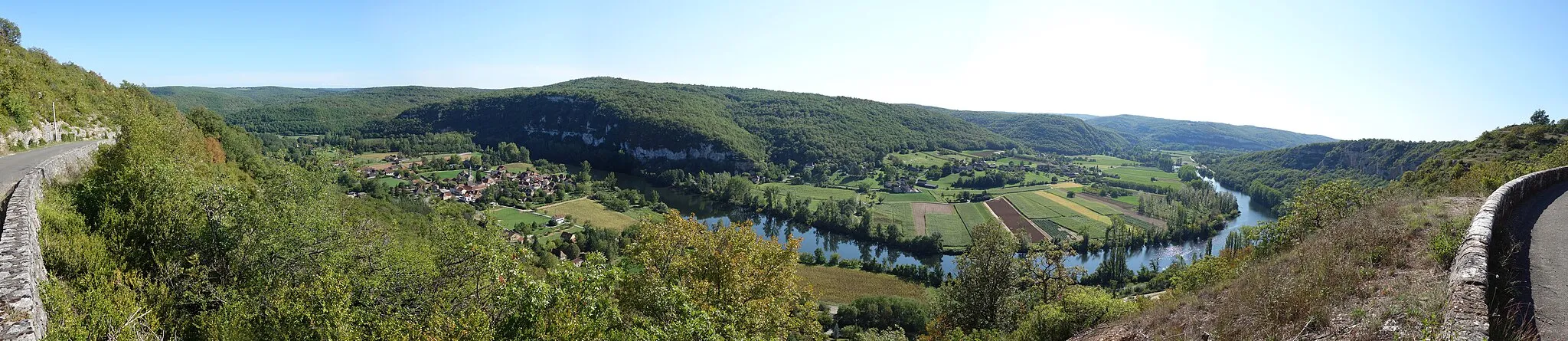 Photo showing: Panorama of the river Lot near the village of Saint-Martin-Labouval near Cahors...