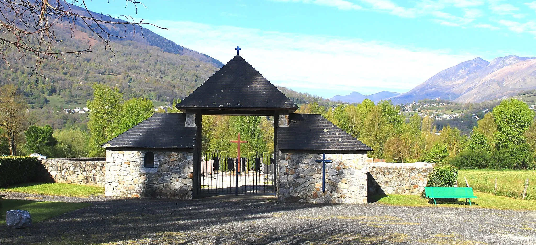 Photo showing: Cimetière de Préchac (Hautes-Pyrénées)