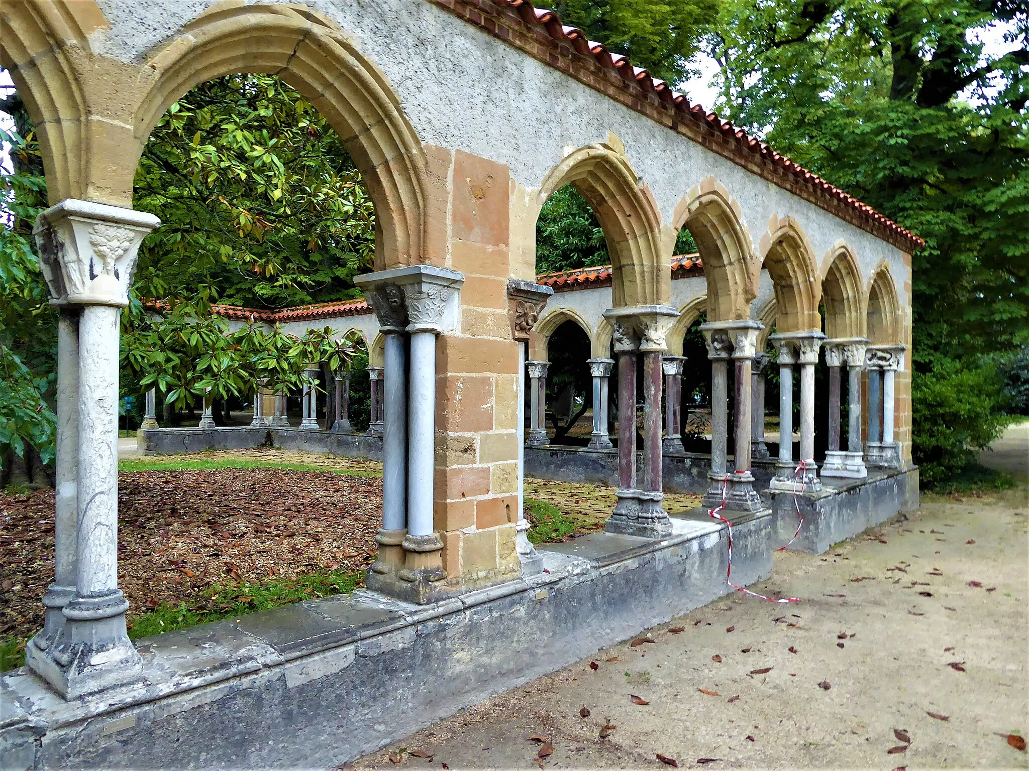 Photo showing: Cloister of Saint-Sever-de-Rustan abbey