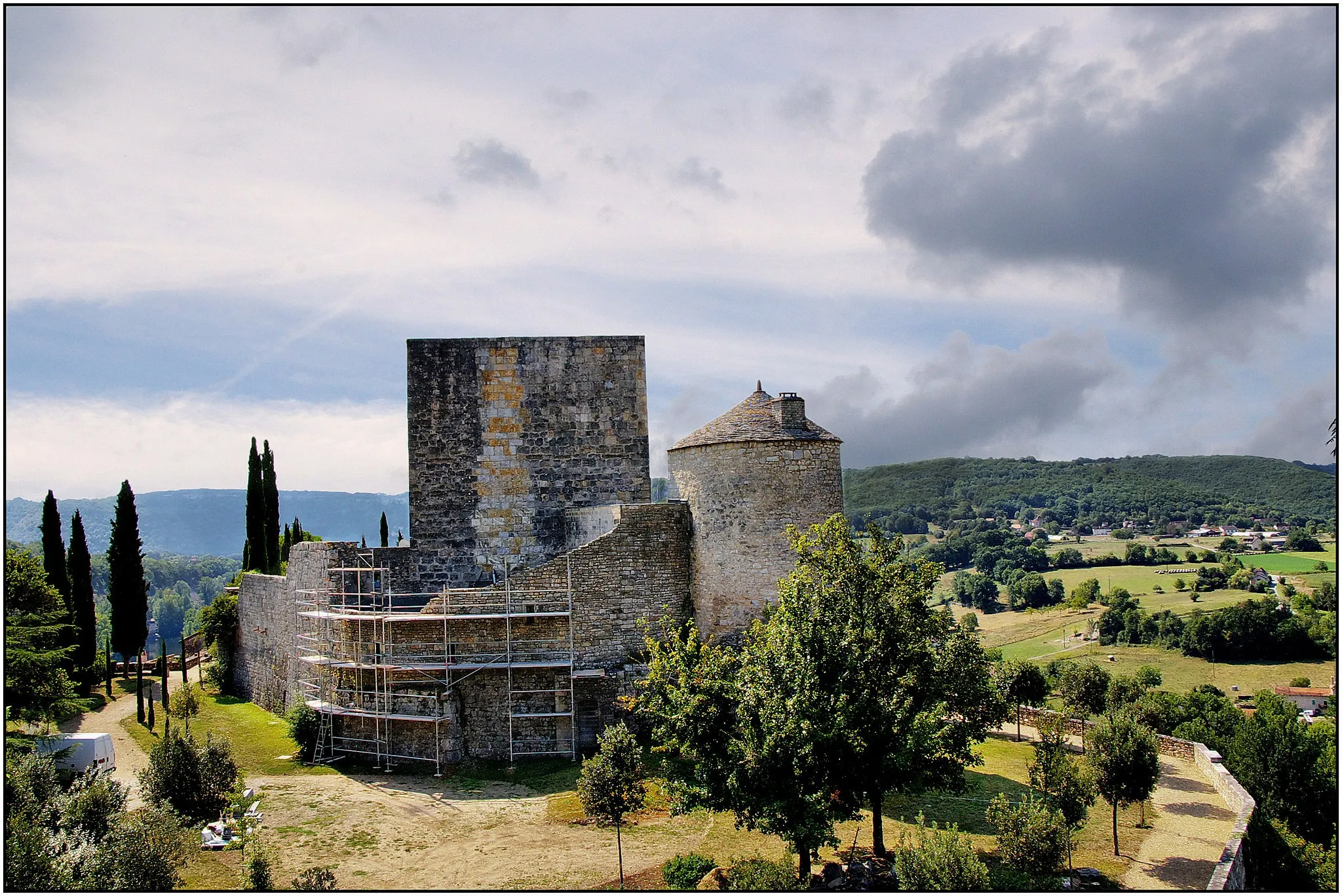 Photo showing: Château de Montbrun