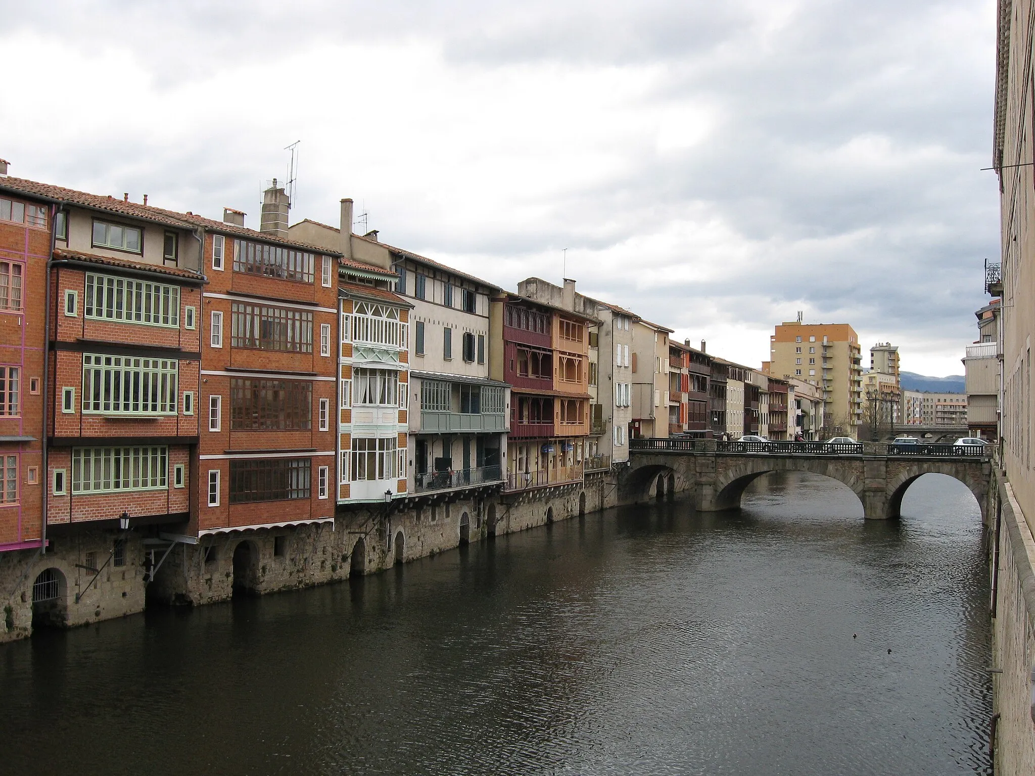 Photo showing: Castres, Tarn, France -  Houses by the Agout River.