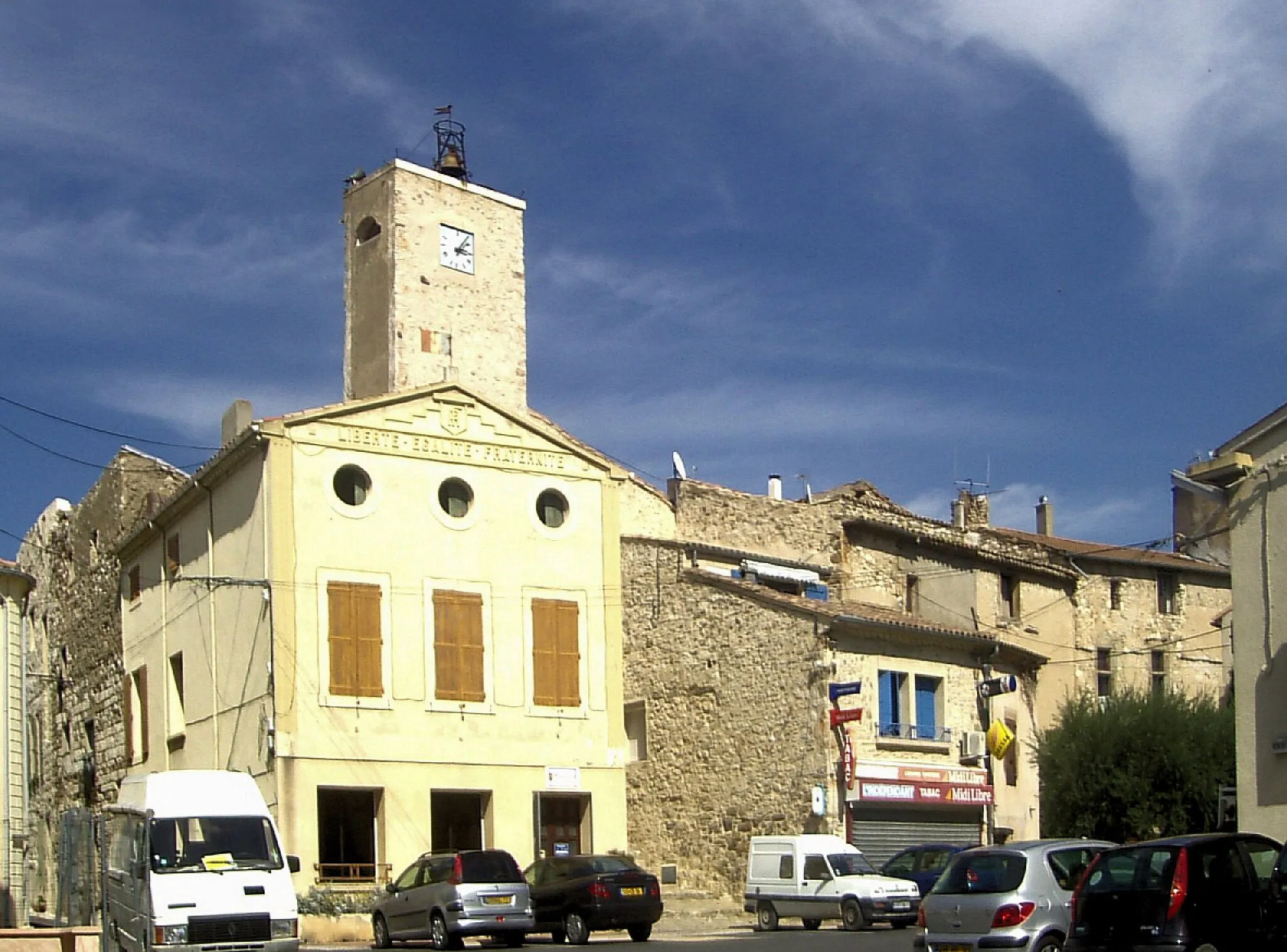 Photo showing: La place de la Mairie d'Argeliers