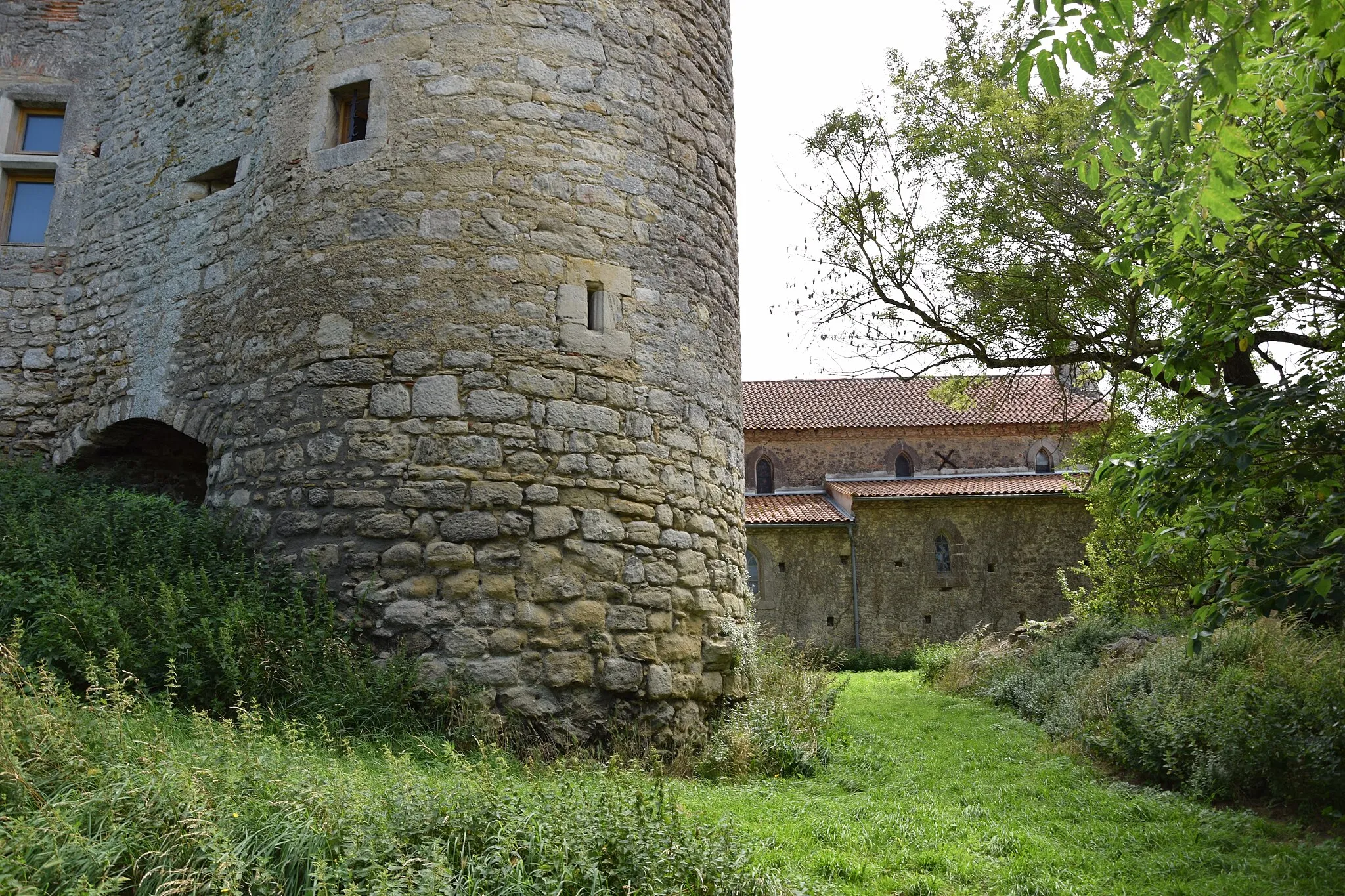 Photo showing: This building is indexed in the base Mérimée, a database of architectural heritage maintained by the French Ministry of Culture, under the reference PA00102770 .