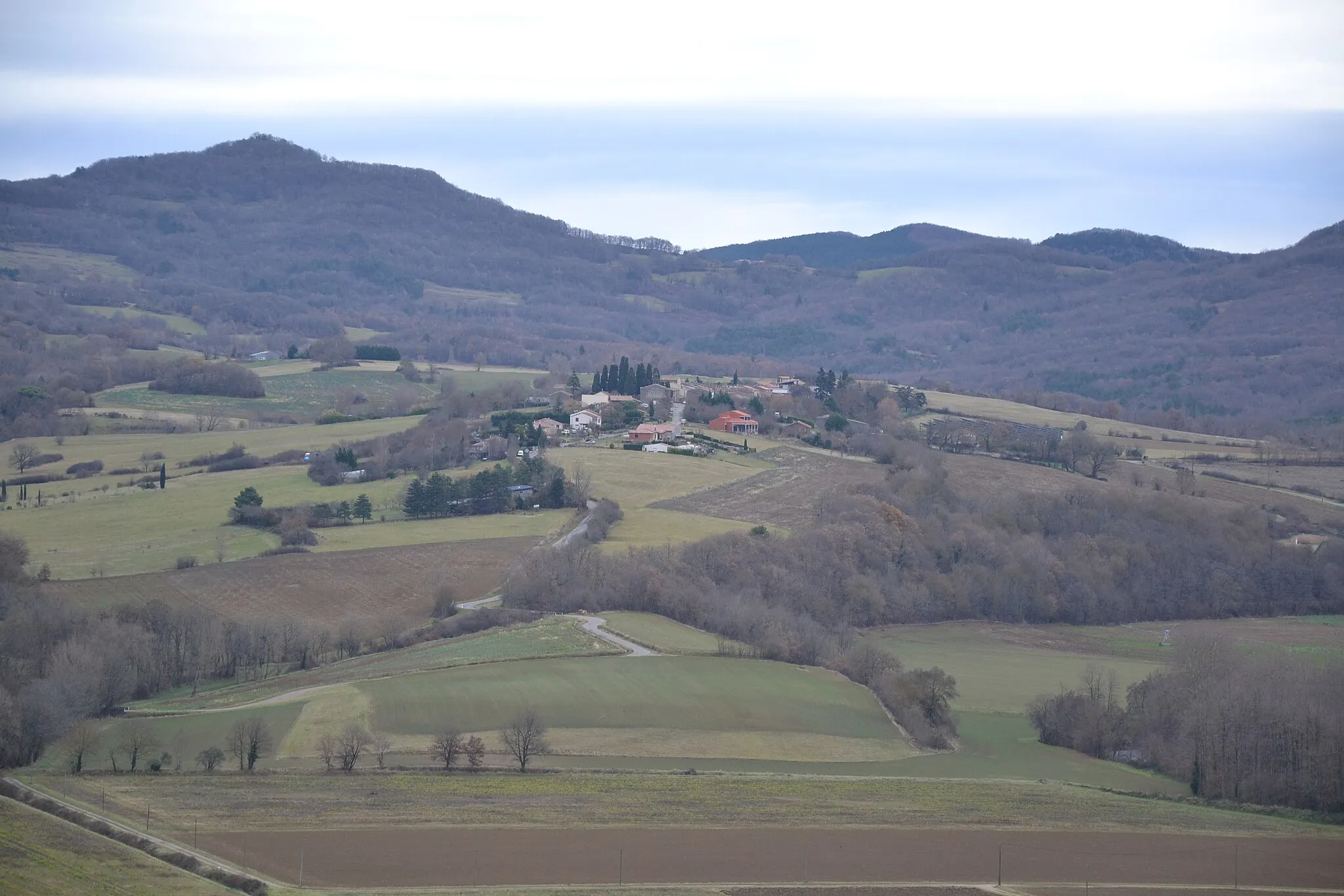 Photo showing: Tréziers (Aude, France), vue depuis Roumengoux (Ariège, France).