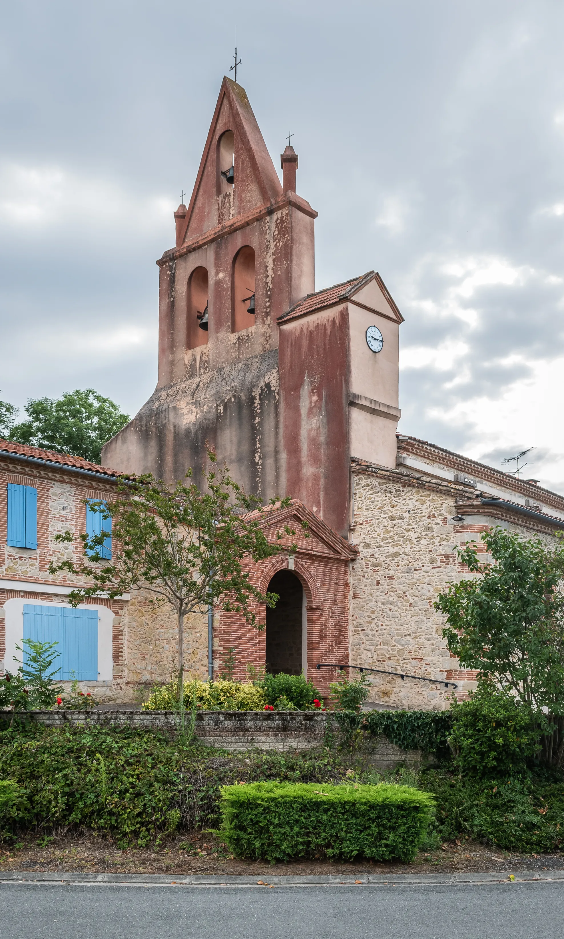 Photo showing: Saint John the Baptist church in Bannières, Tarn, France