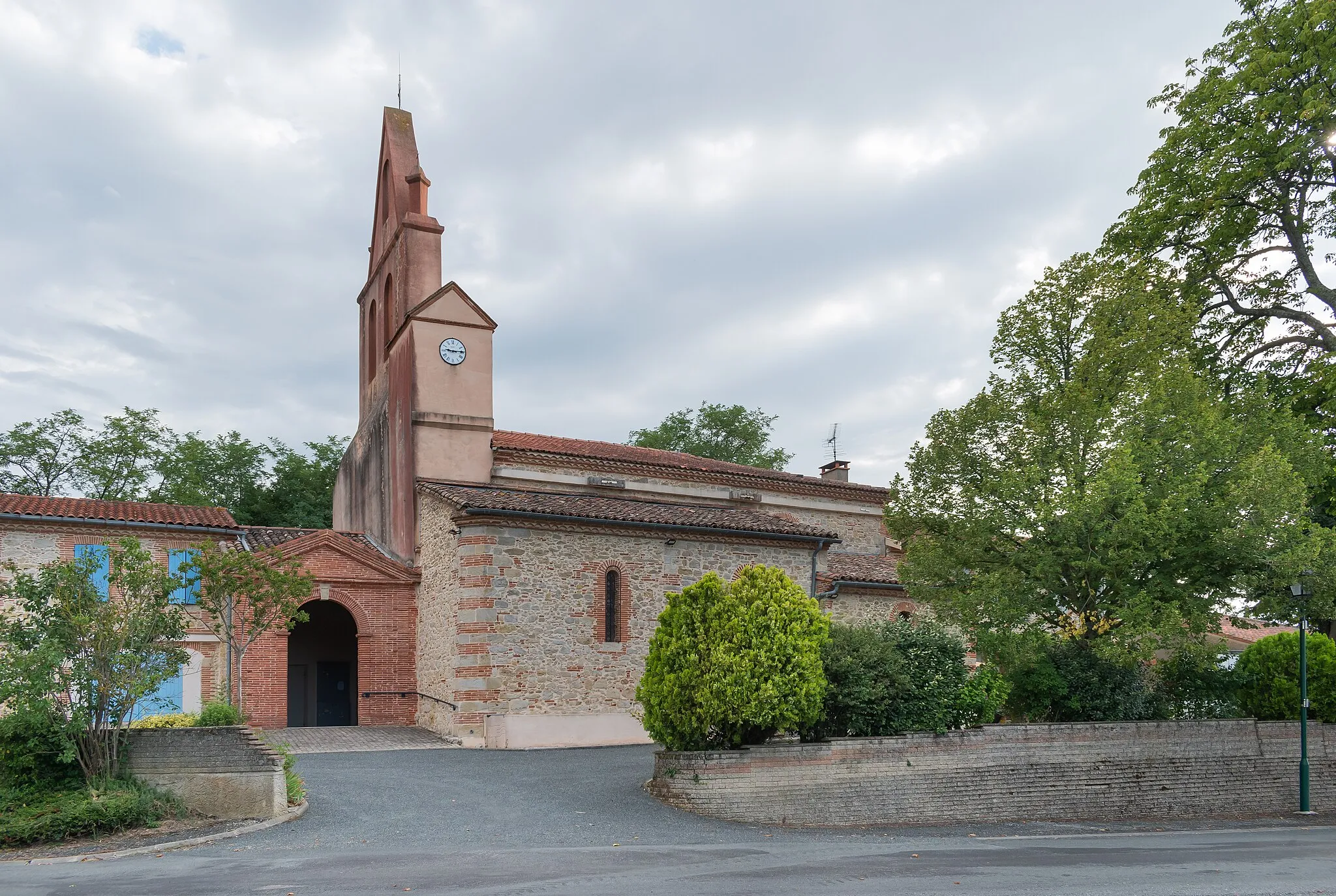 Photo showing: Saint John the Baptist church in Bannières, Tarn, France