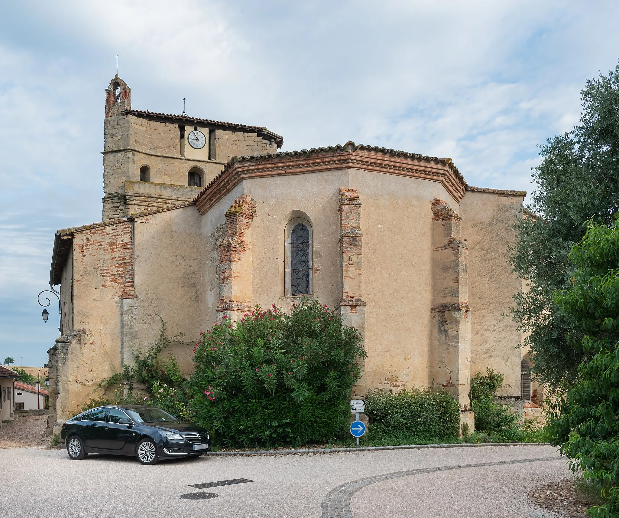 Photo showing: This building is inscrit au titre des monuments historiques de la France. It is indexed in the base Mérimée, a database of architectural heritage maintained by the French Ministry of Culture, under the reference PA00095488 .