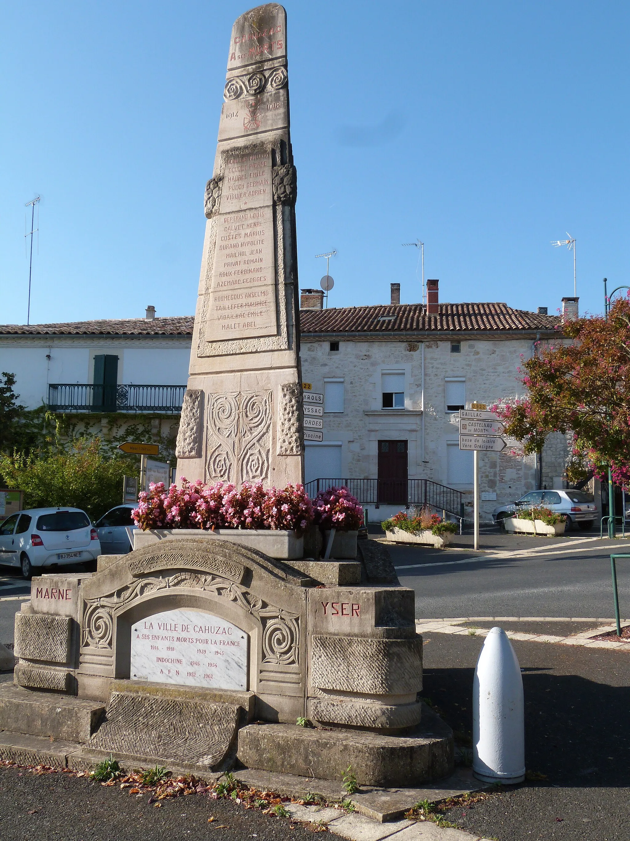 Photo showing: Monument aux morts de Cahuzac-sur-Vère (Tarn, France)