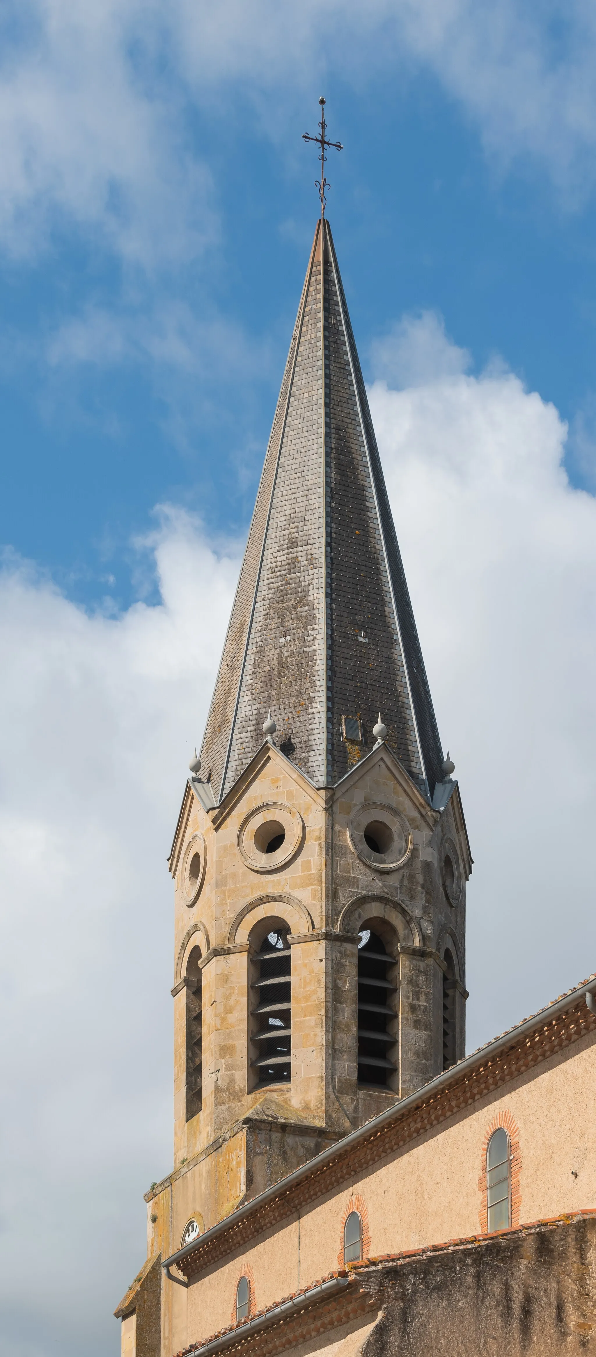 Photo showing: Bell tower of the Saint John the Baptist church in Cambounet-sur-le-Sor, Tarn, France