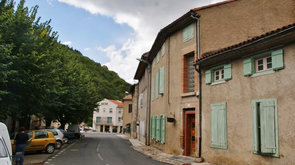 Photo showing: le Village