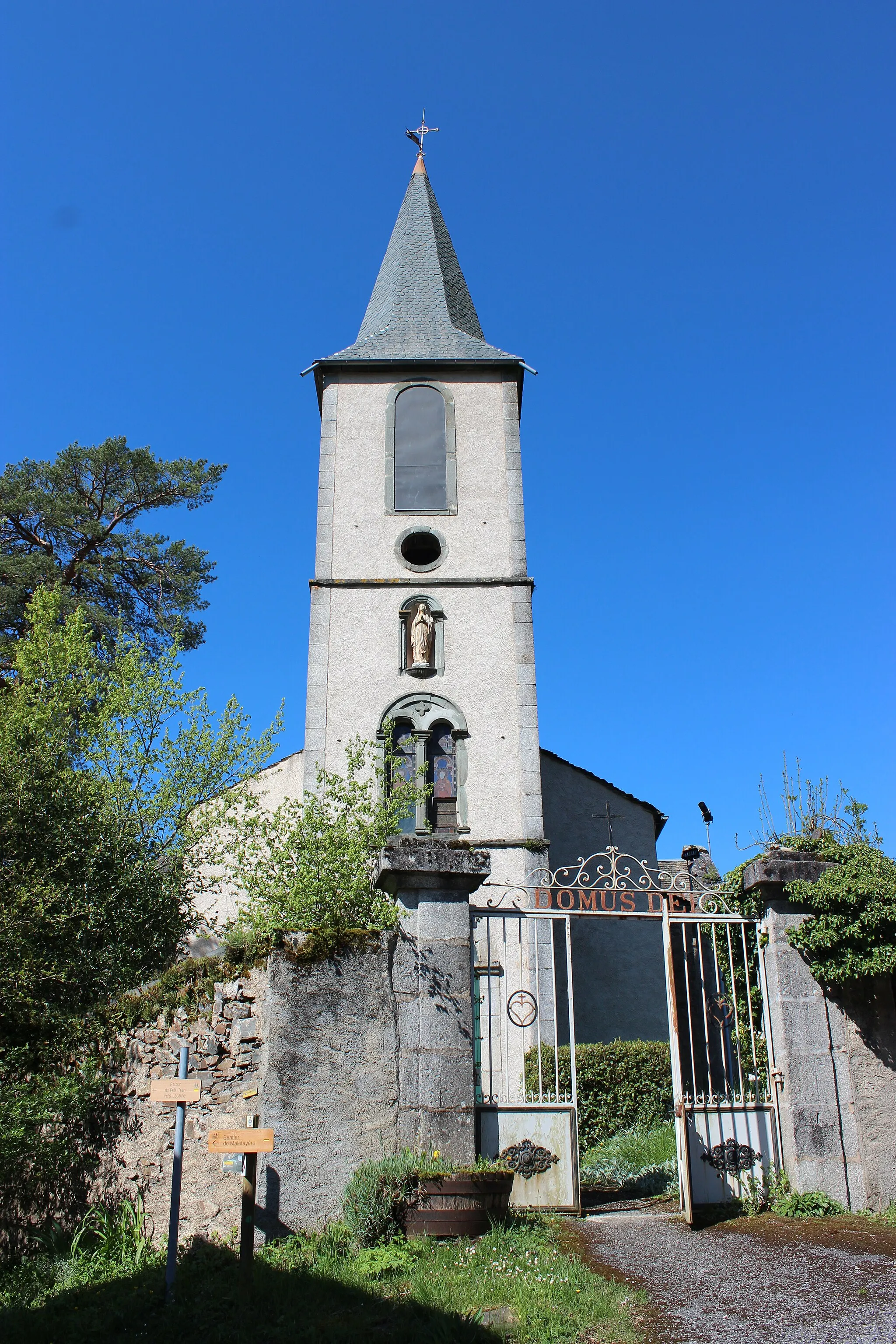 Photo showing: Vue de la façade principale de l'église Notre-Dame-de-l'Assomption de Gijounet