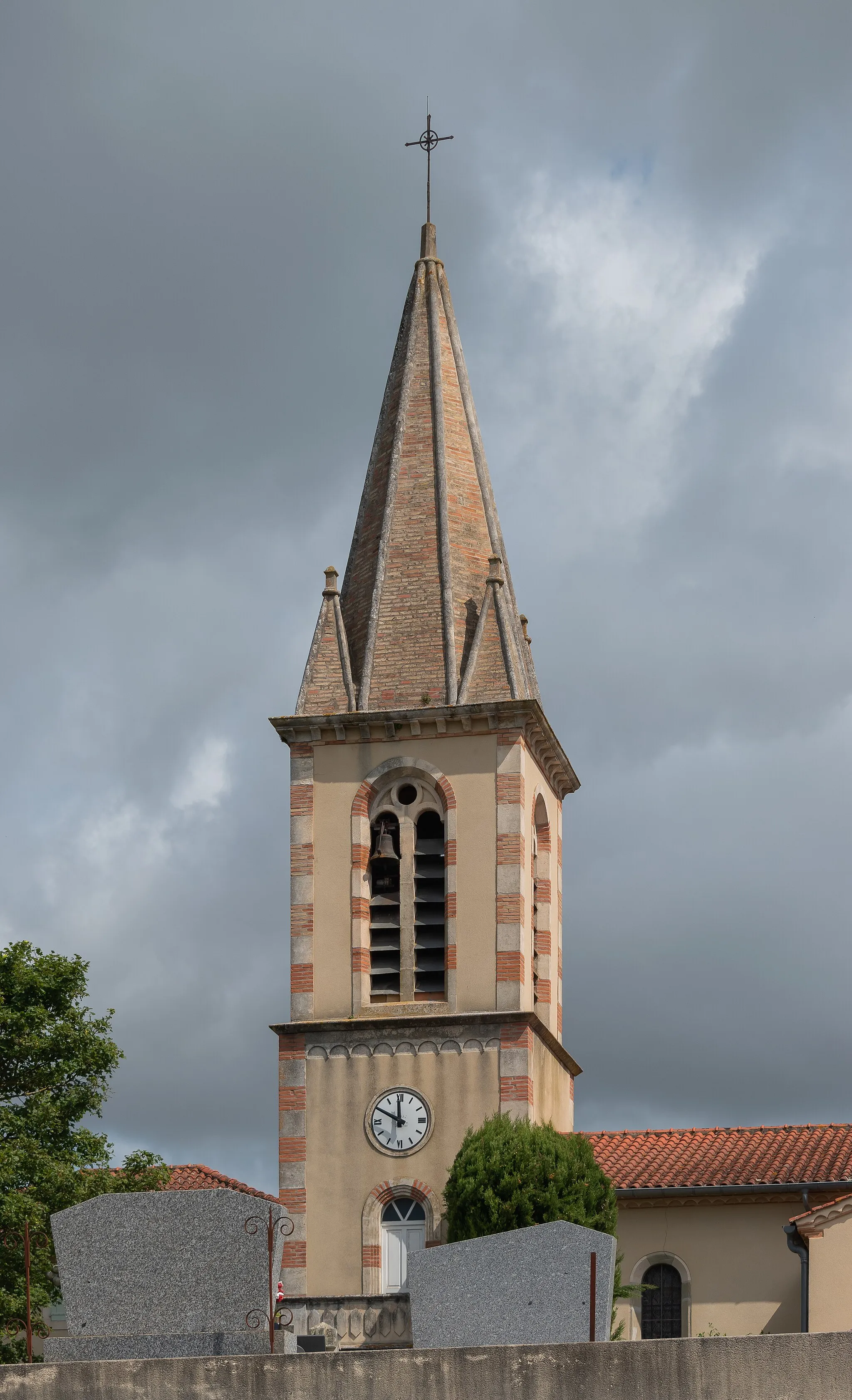 Photo showing: Bell tower of the Saint John the Baptist church in Jonquières, Tarn, France