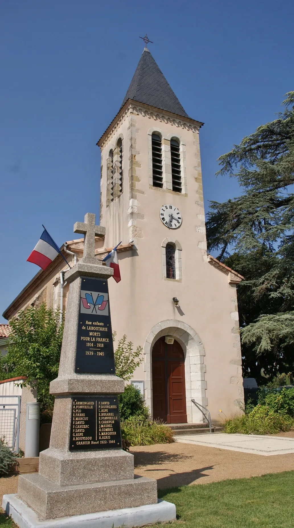 Photo showing: église Saint Jean Baptiste
