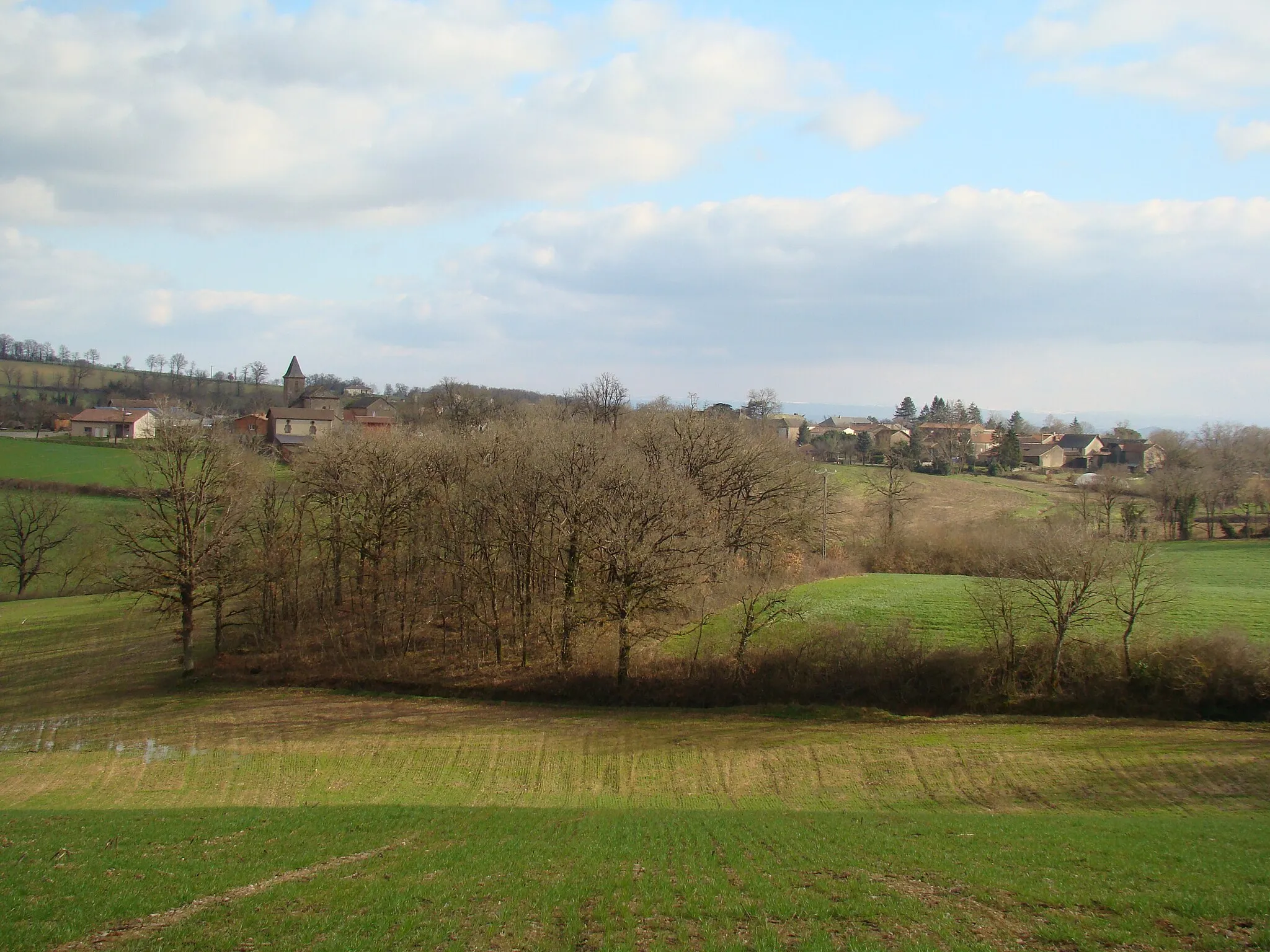 Photo showing: Le village vu de la route de Saint-Christophe