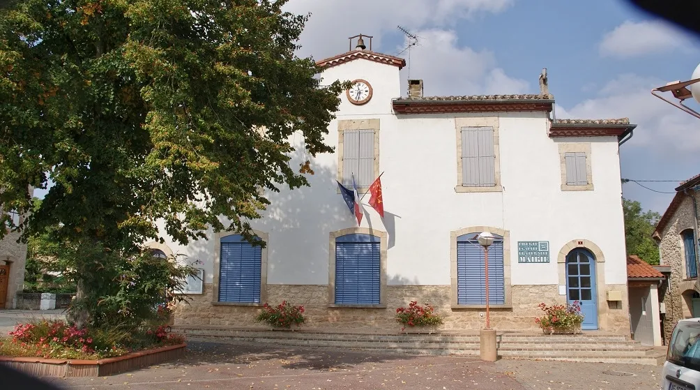 Photo showing: Mairie de Lombers (81).