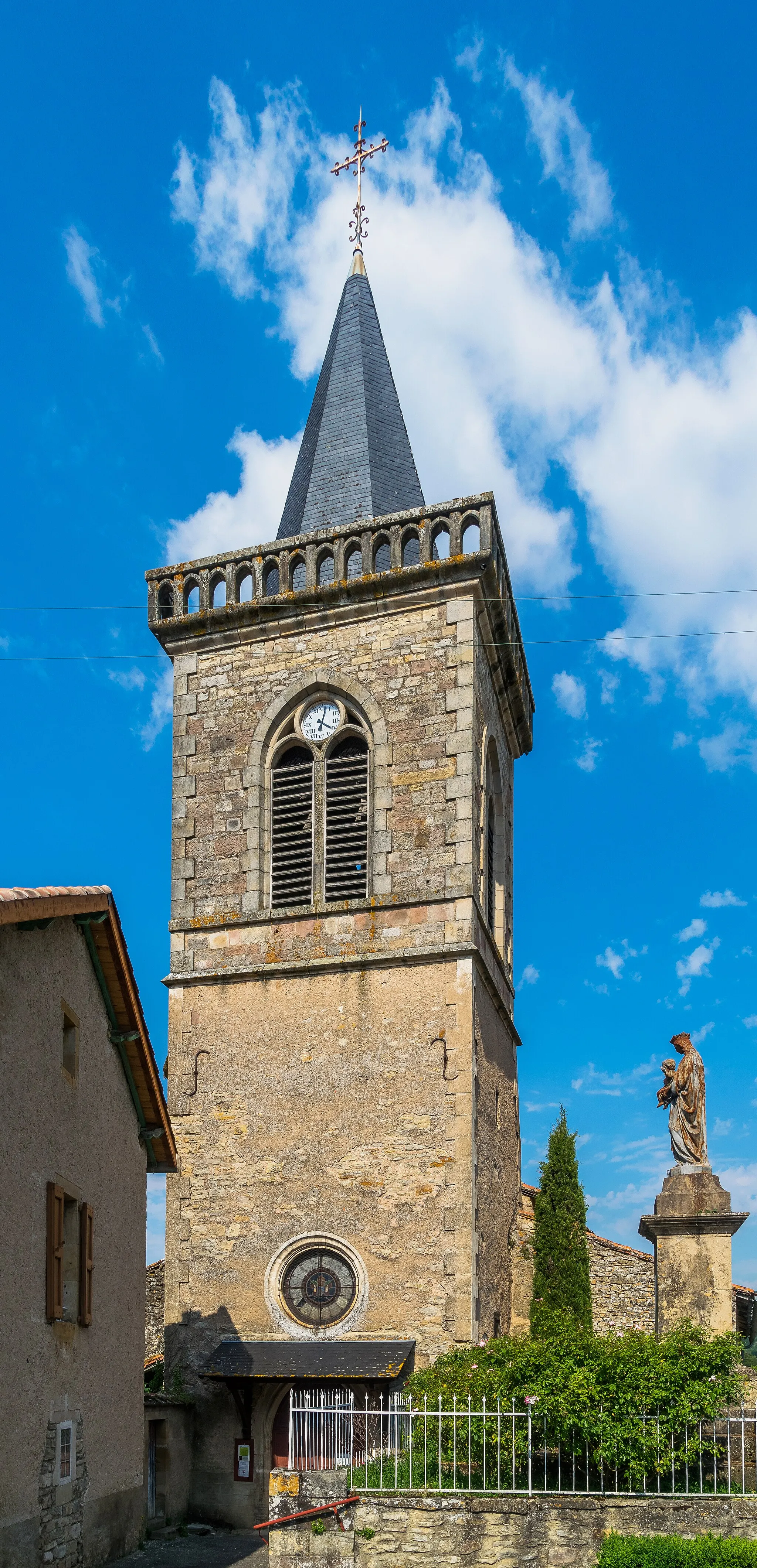 Photo showing: Bell tower of the Saint-Pierre-ès-Liens Church in Milhars, Tarn, France