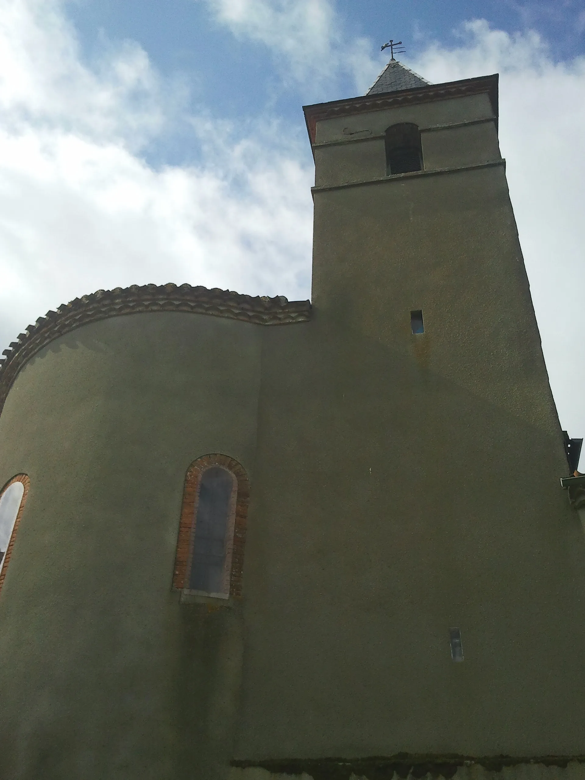 Photo showing: Le clocher de l'église à Saint-Antonin-de-Lacalm