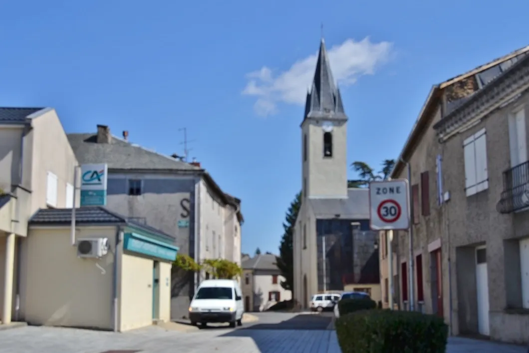 Photo showing: église Saint Pierre