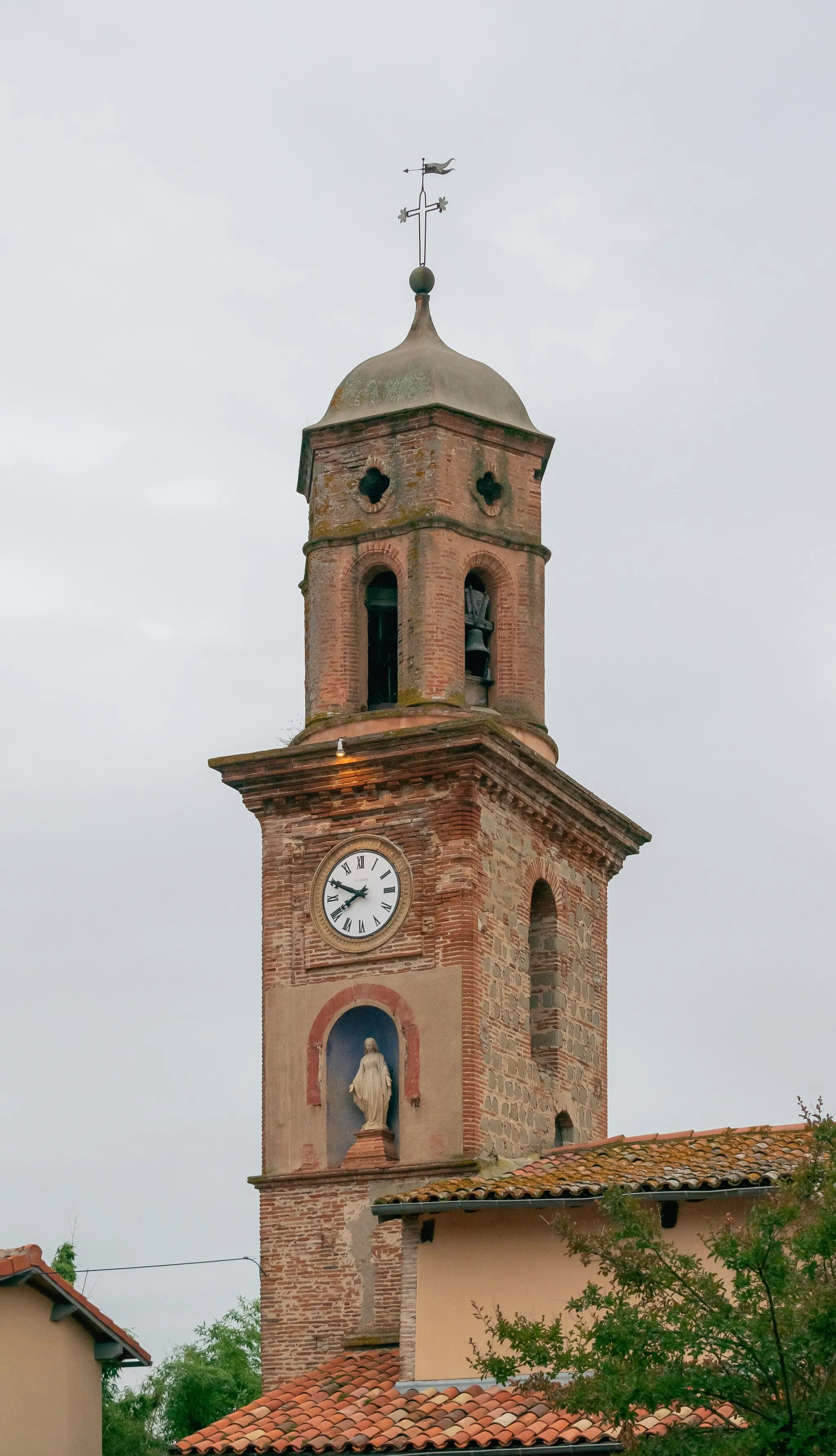 Photo showing: Bell tower of the Saint John the Evangelist church in Saint-Jean-de-Rives, Tarn, France