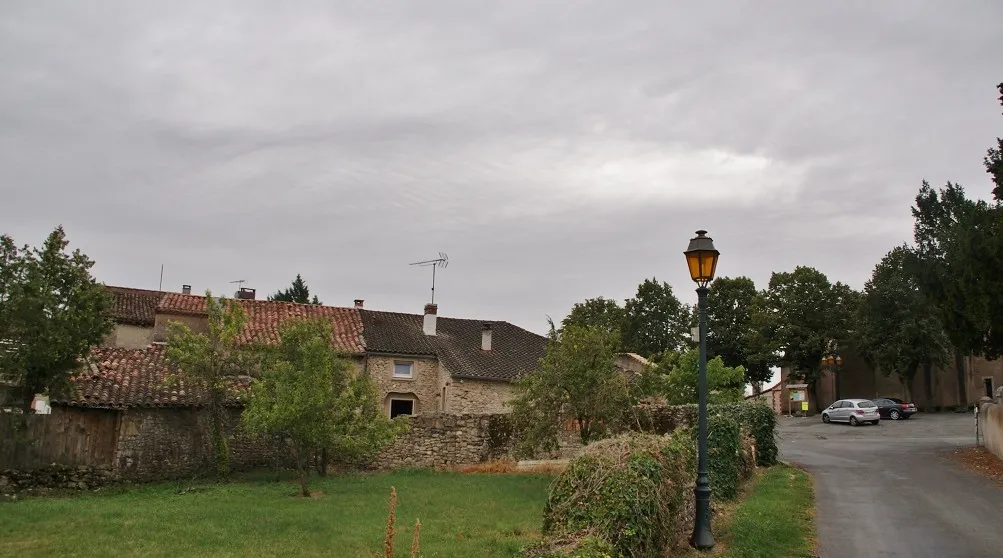 Photo showing: le Village