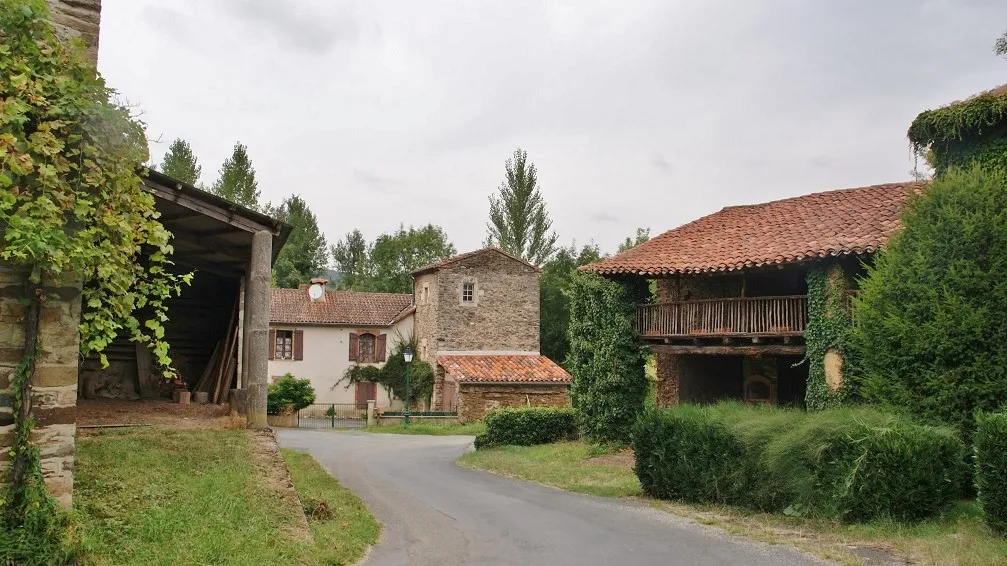 Photo showing: le Village