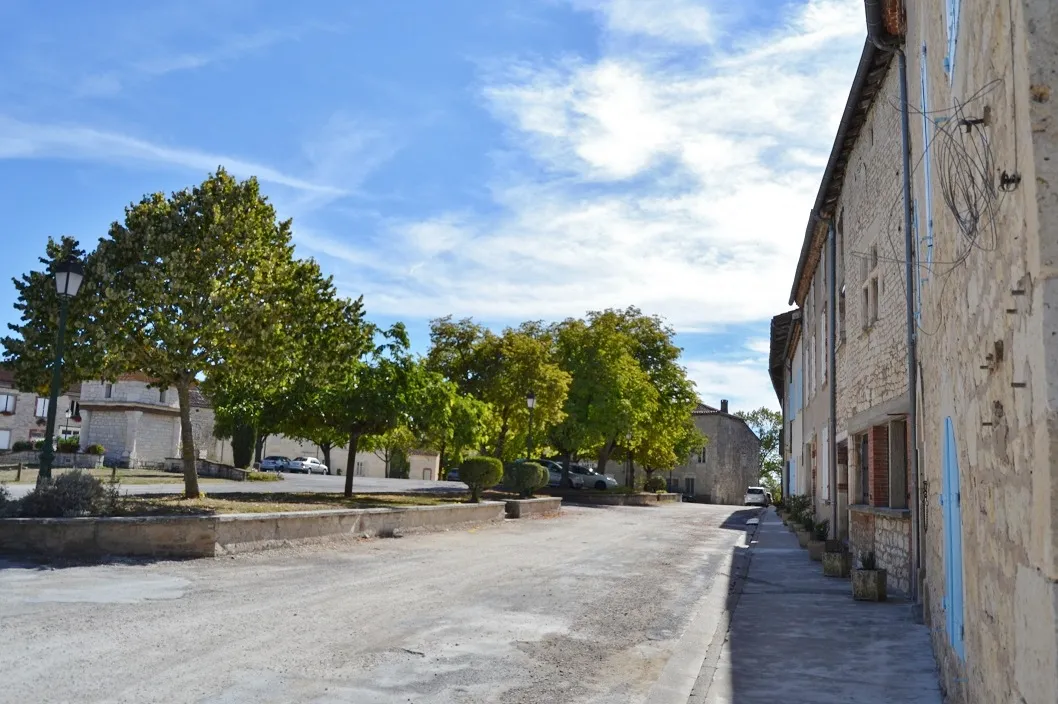 Photo showing: petit village Française du departement du tarn dans la region de l'occitanie