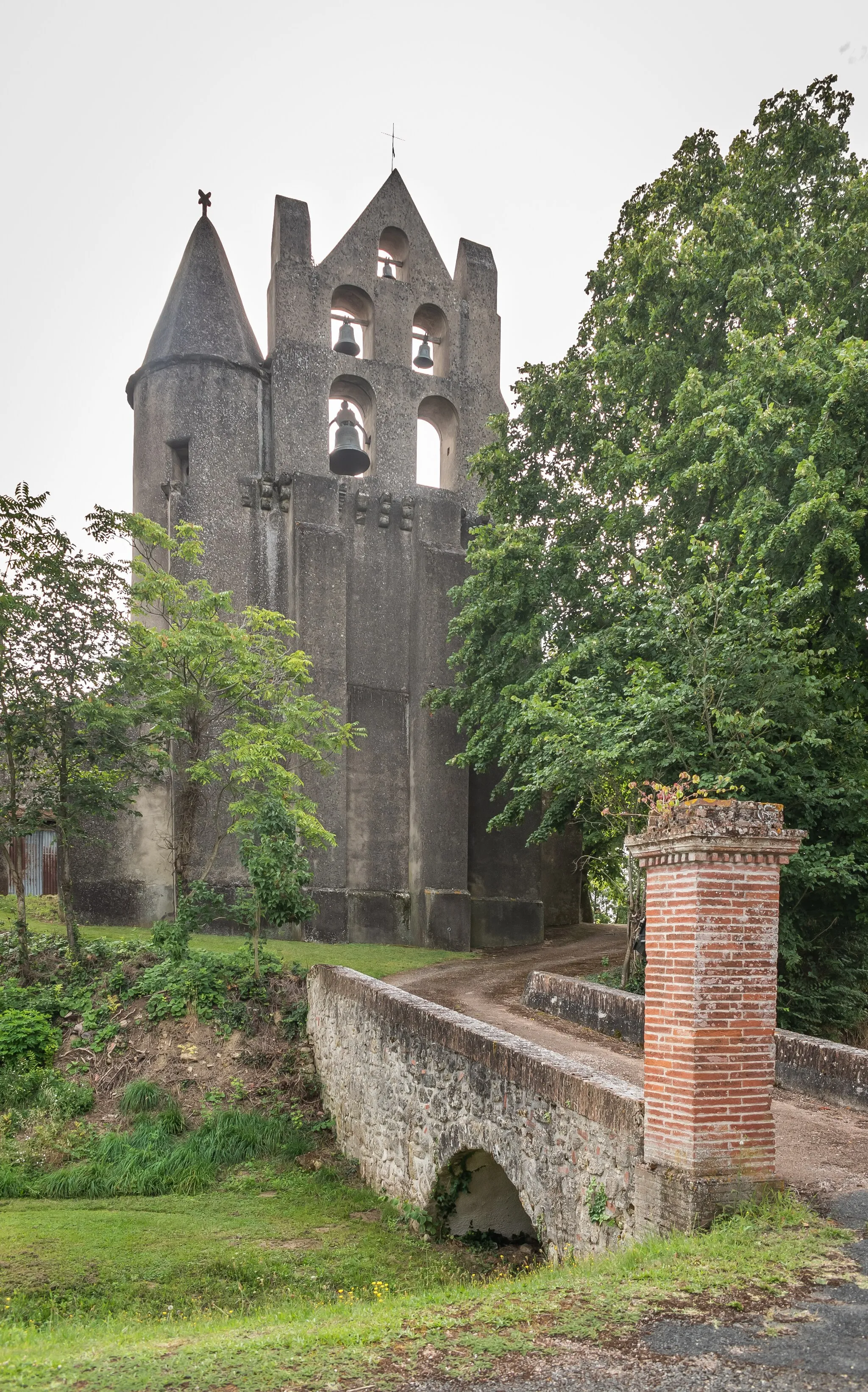 Photo showing: Saint Andrew church in Viviers-lès-Lavaur, Tarn, France