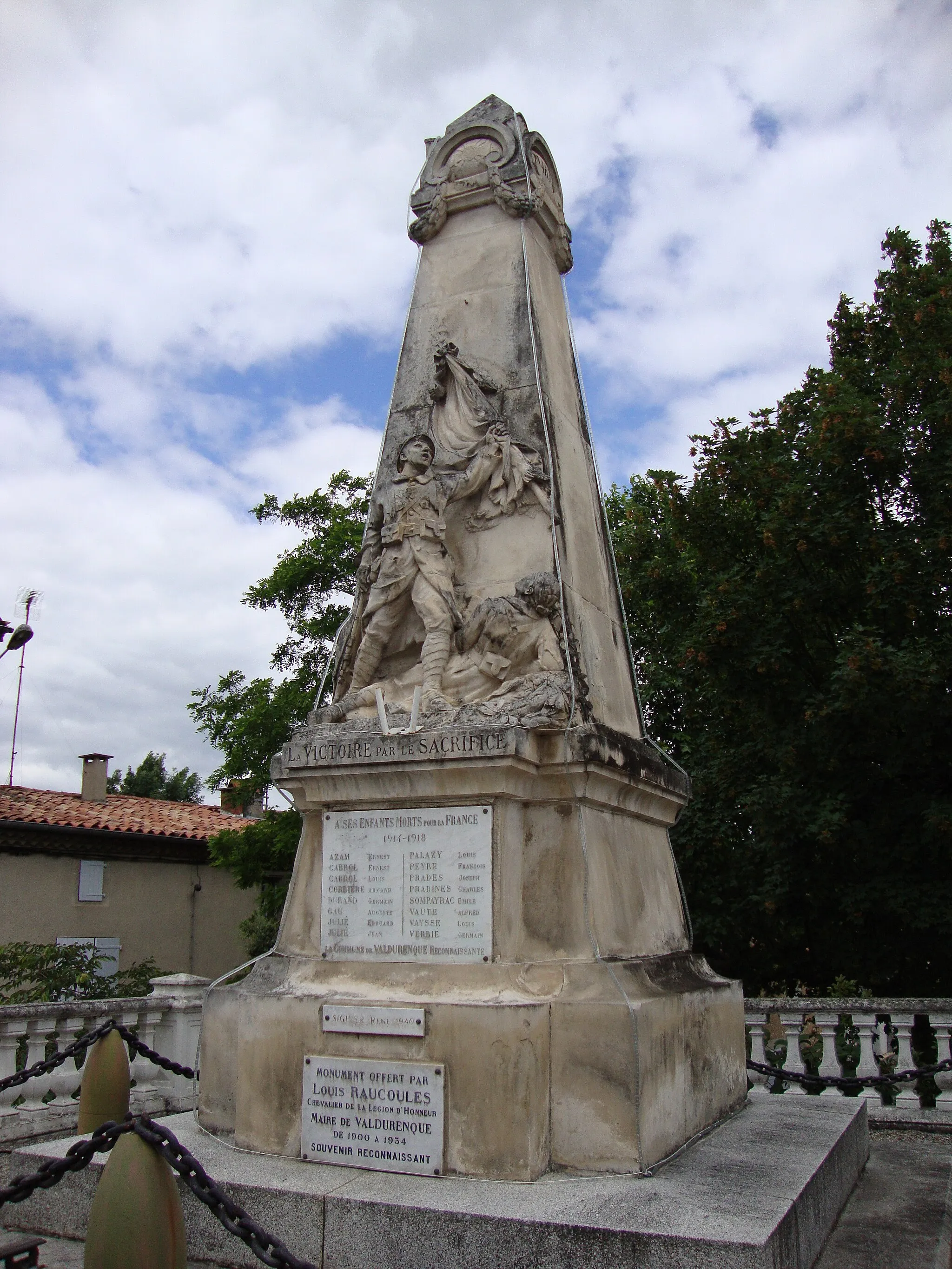 Photo showing: Valdurenque (Tarn, Fr) war memorial