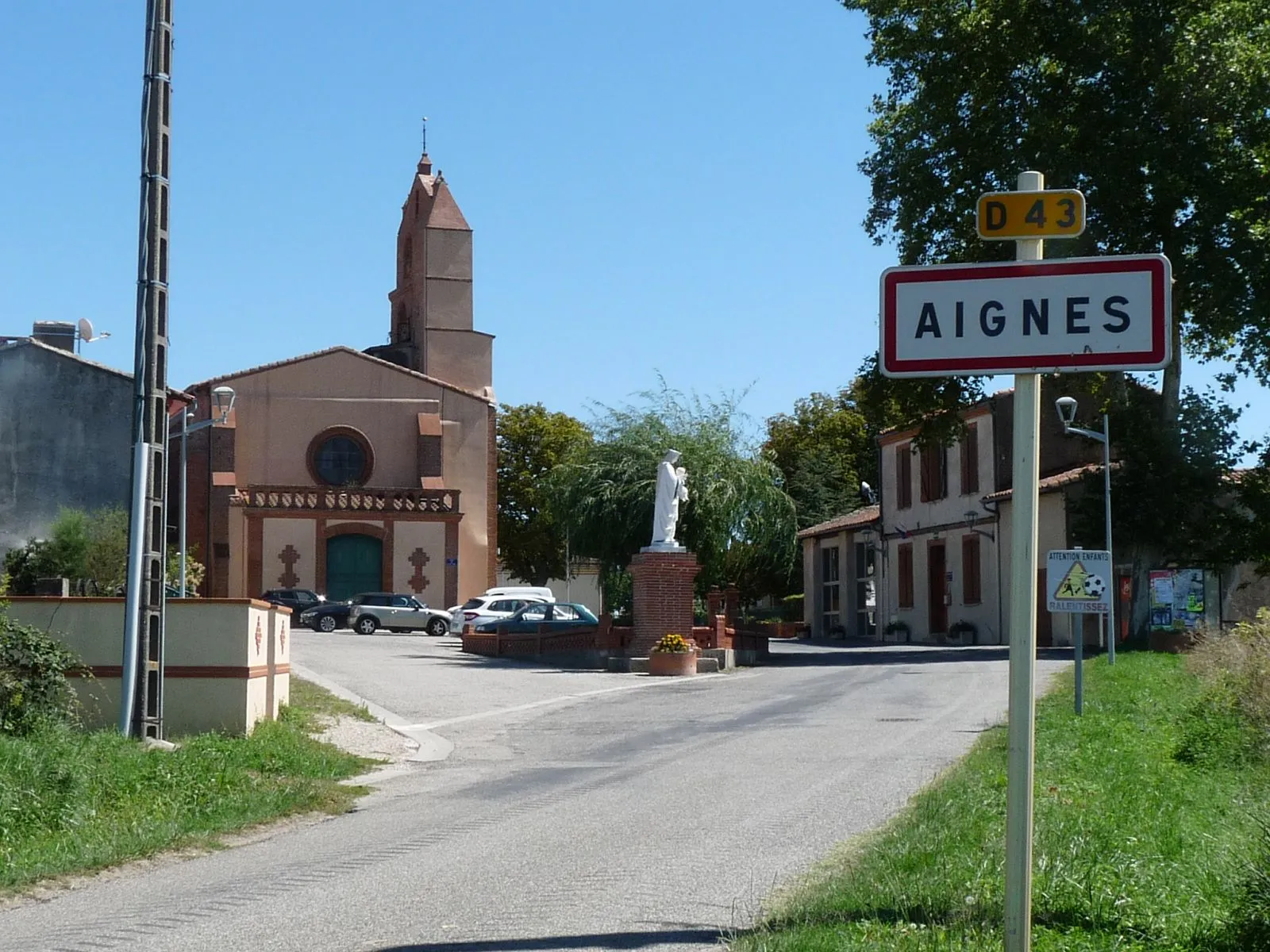 Photo showing: Entrée d'Aignes, Haute-Garonne, France