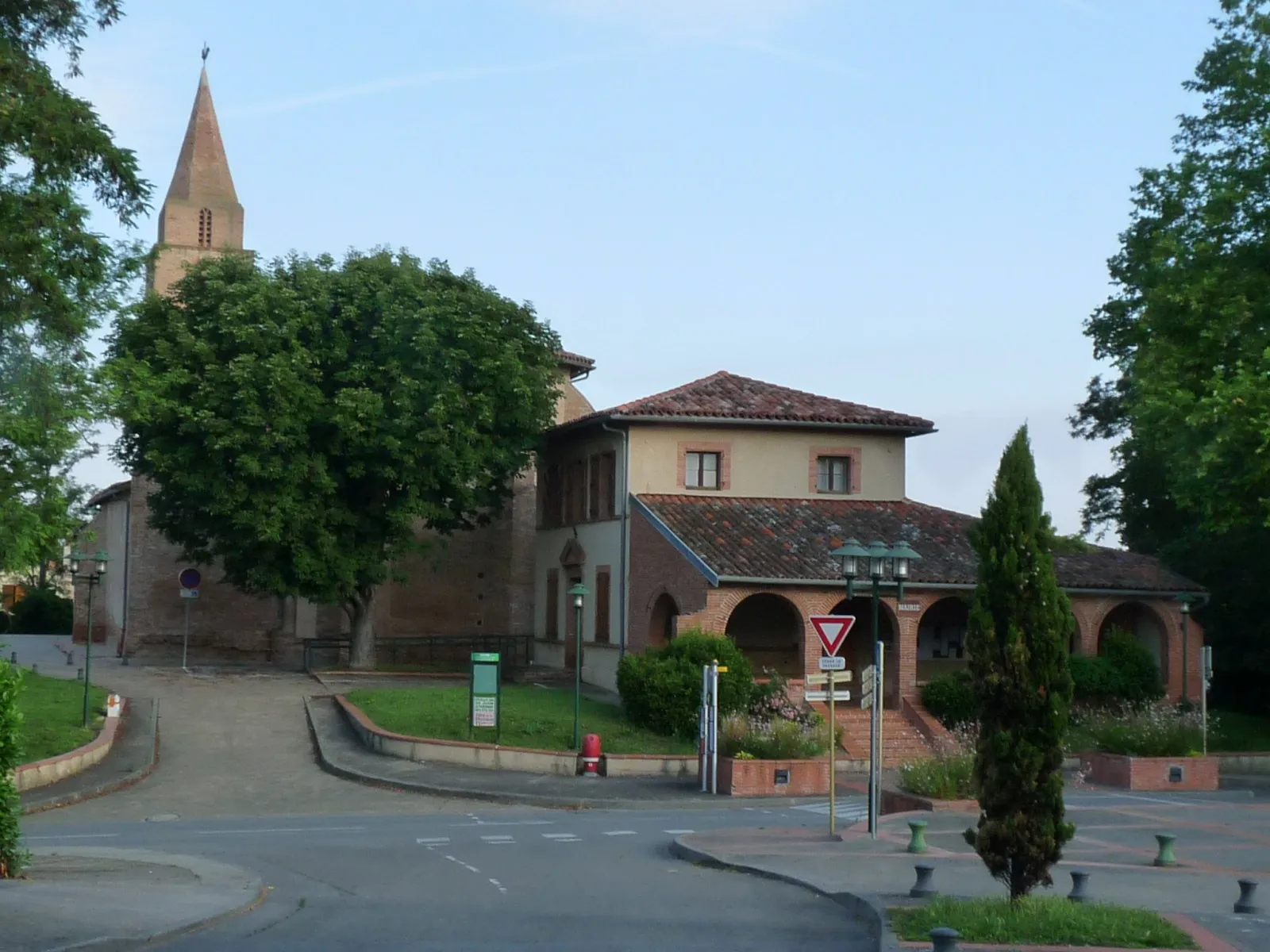 Photo showing: Centre du vieux bourg, Auzielle, Haute-Garonne, France