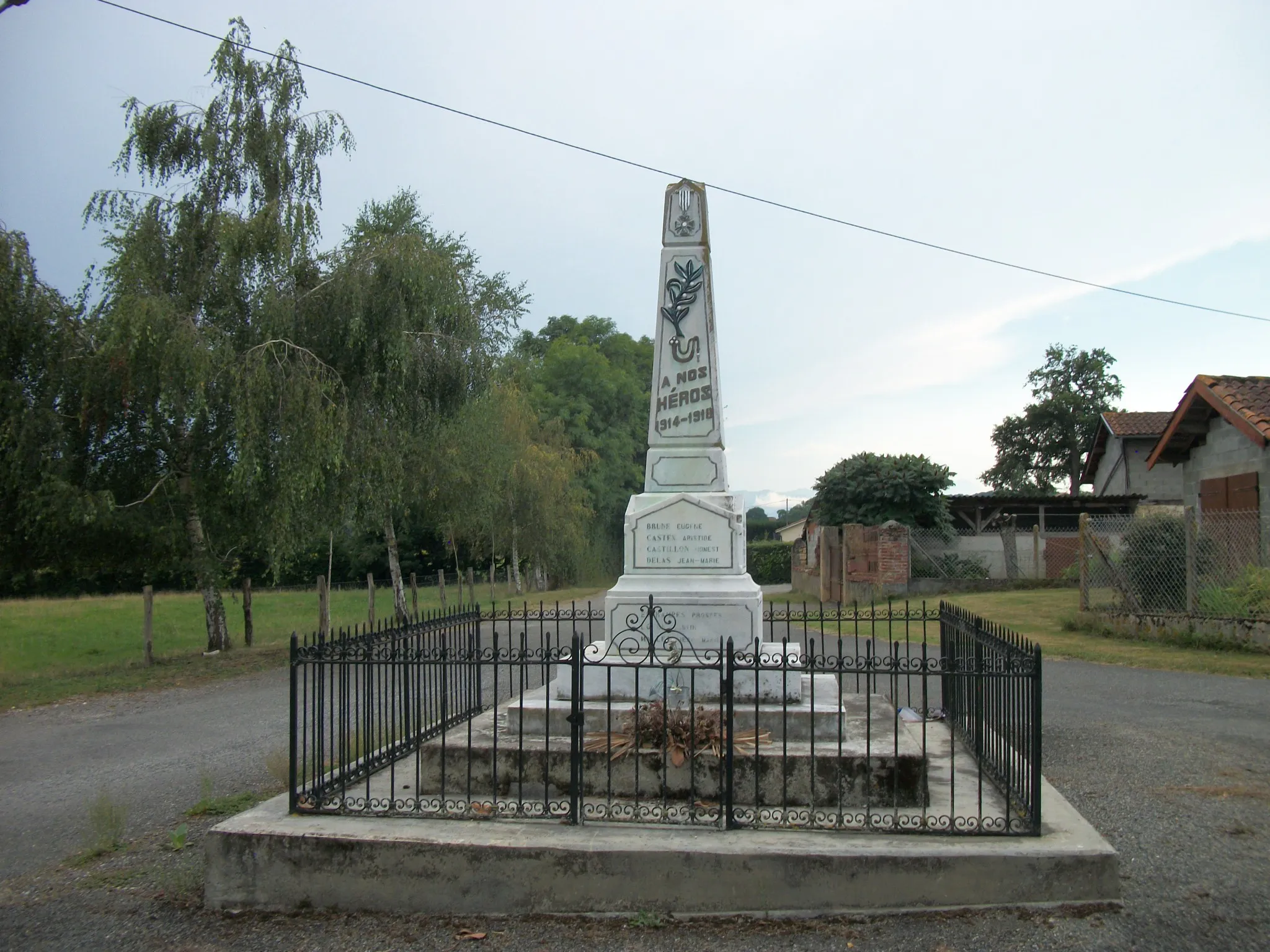 Photo showing: Monument aux morts