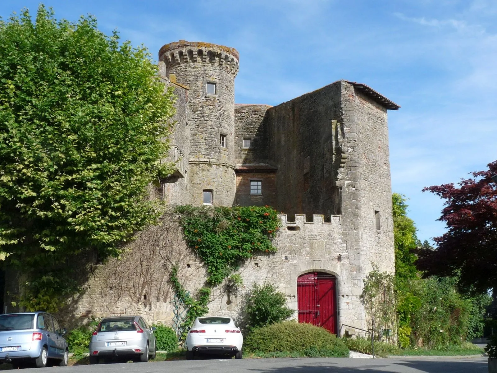 Photo showing: Château de Beauteville, Haute-Garonne, France