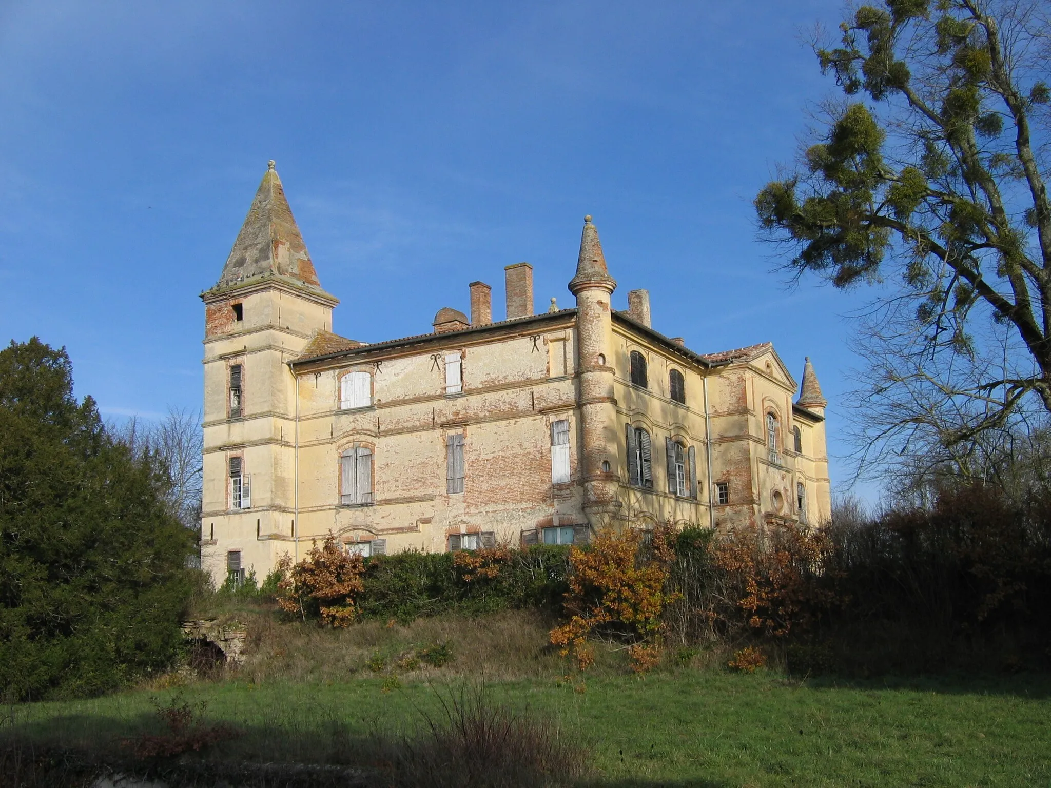 Photo showing: Bonrepos castle, Bonrepos-Riquet village, Haute-Garonne, France