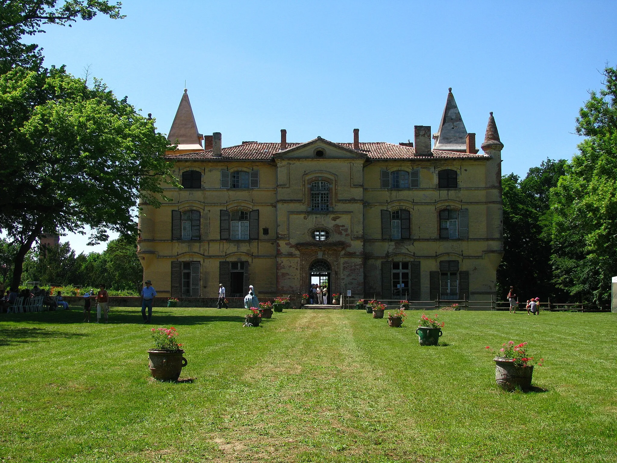 Photo showing: This building is classé au titre des monuments historiques de la France. It is indexed in the base Mérimée, a database of architectural heritage maintained by the French Ministry of Culture, under the reference PA31000036 .