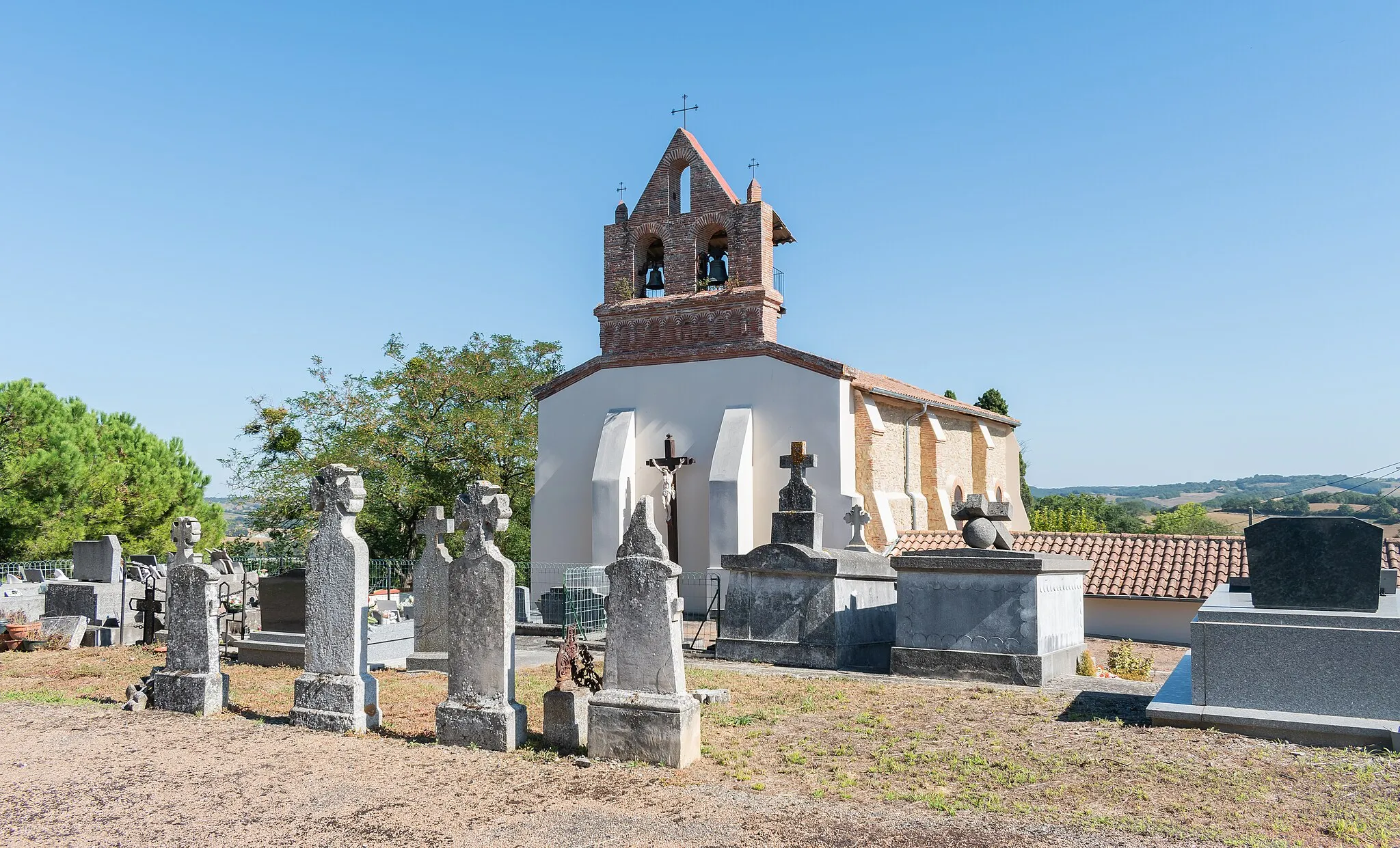 Photo showing: Saints Clair and Primus church in Casties-Labrande, Haute-Garonne, France