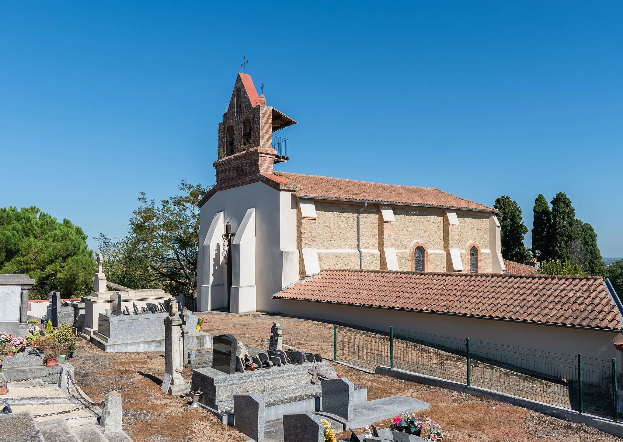 Photo showing: Saints Clair and Primus church in Casties-Labrande, Haute-Garonne, France