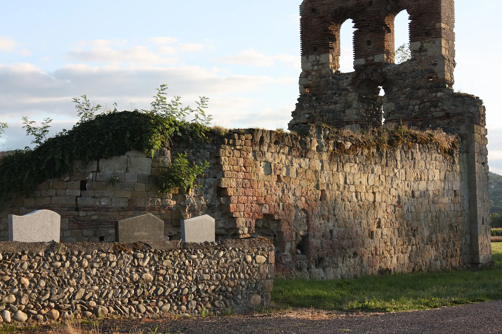 Photo showing: Couladère - Ancienne église Saint-Vincent