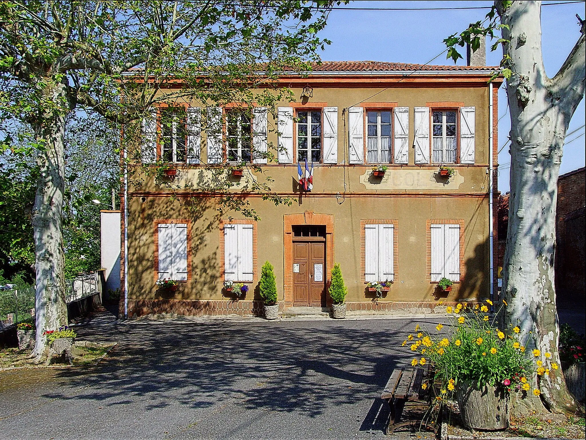 Photo showing: La Mairie d'Esperce (Haute-Garonne, France)