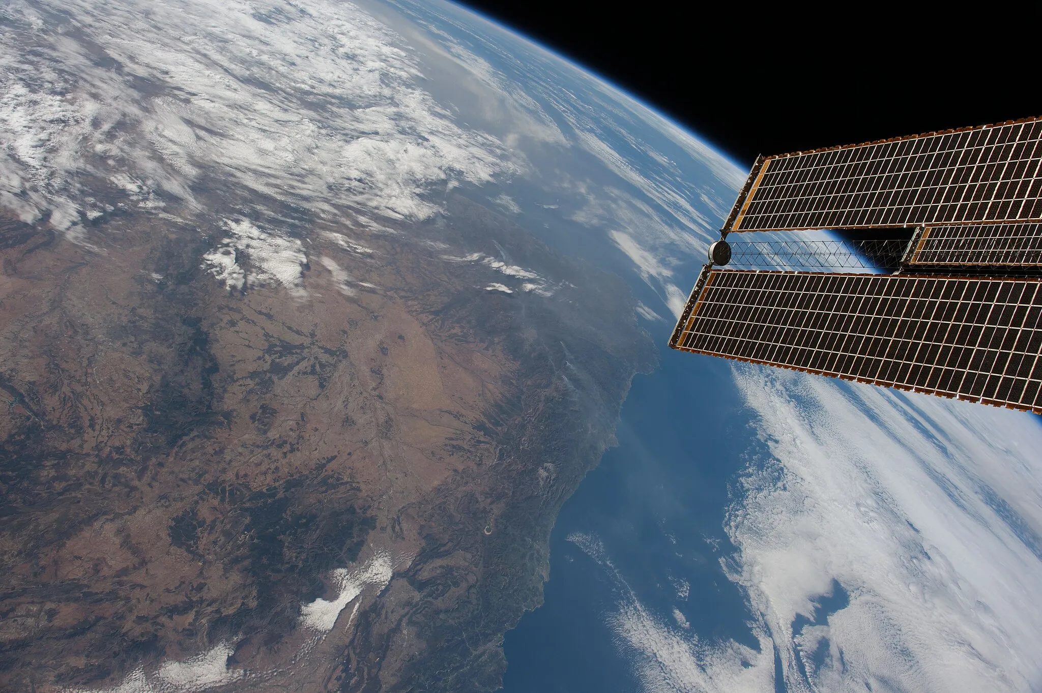 Photo showing: View of Earth taken during ISS Expedition 53.