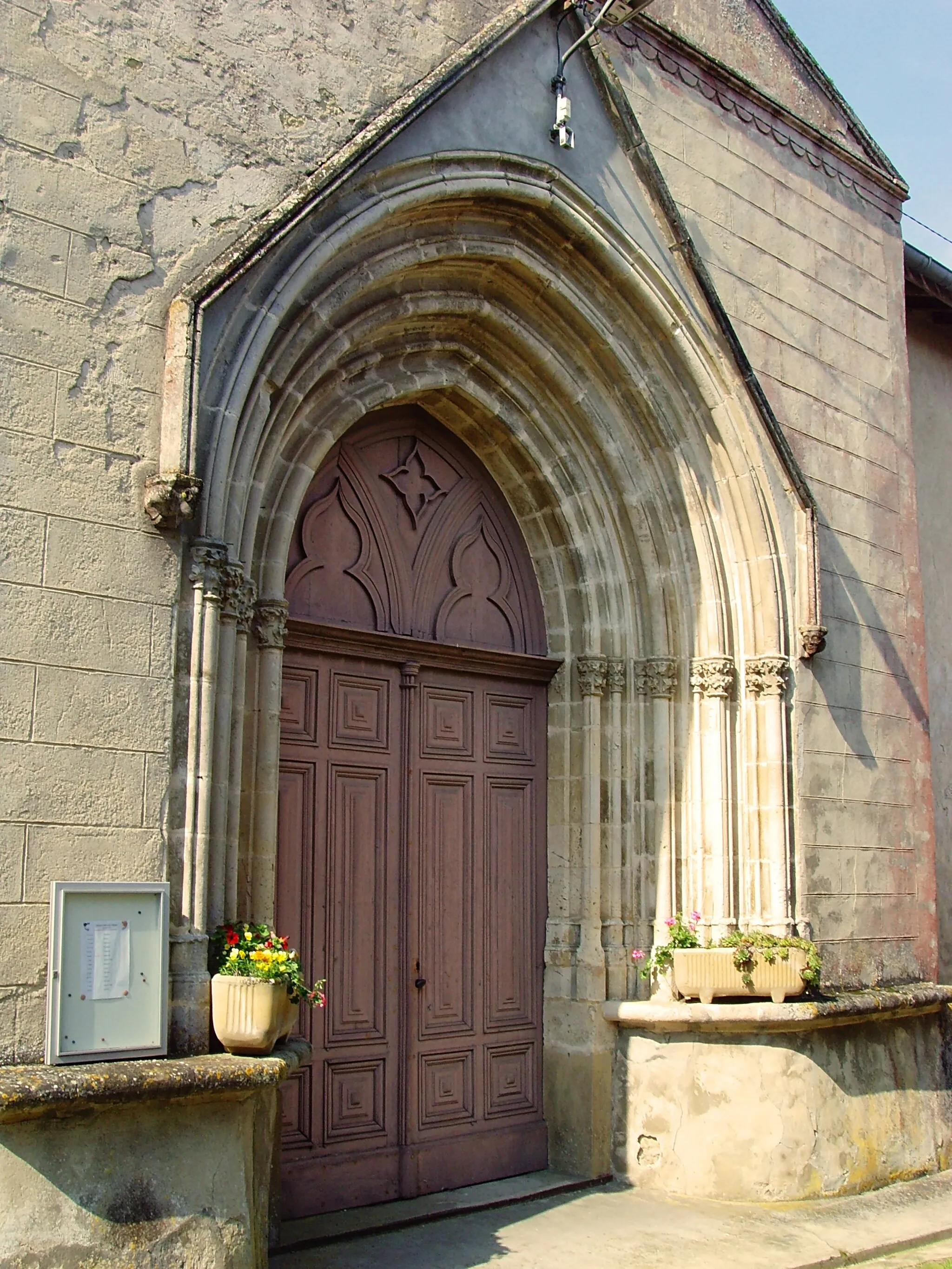 Photo showing: Le portail de l'église St-Barthélemy d'Esperce (Haute-Garonne, France)