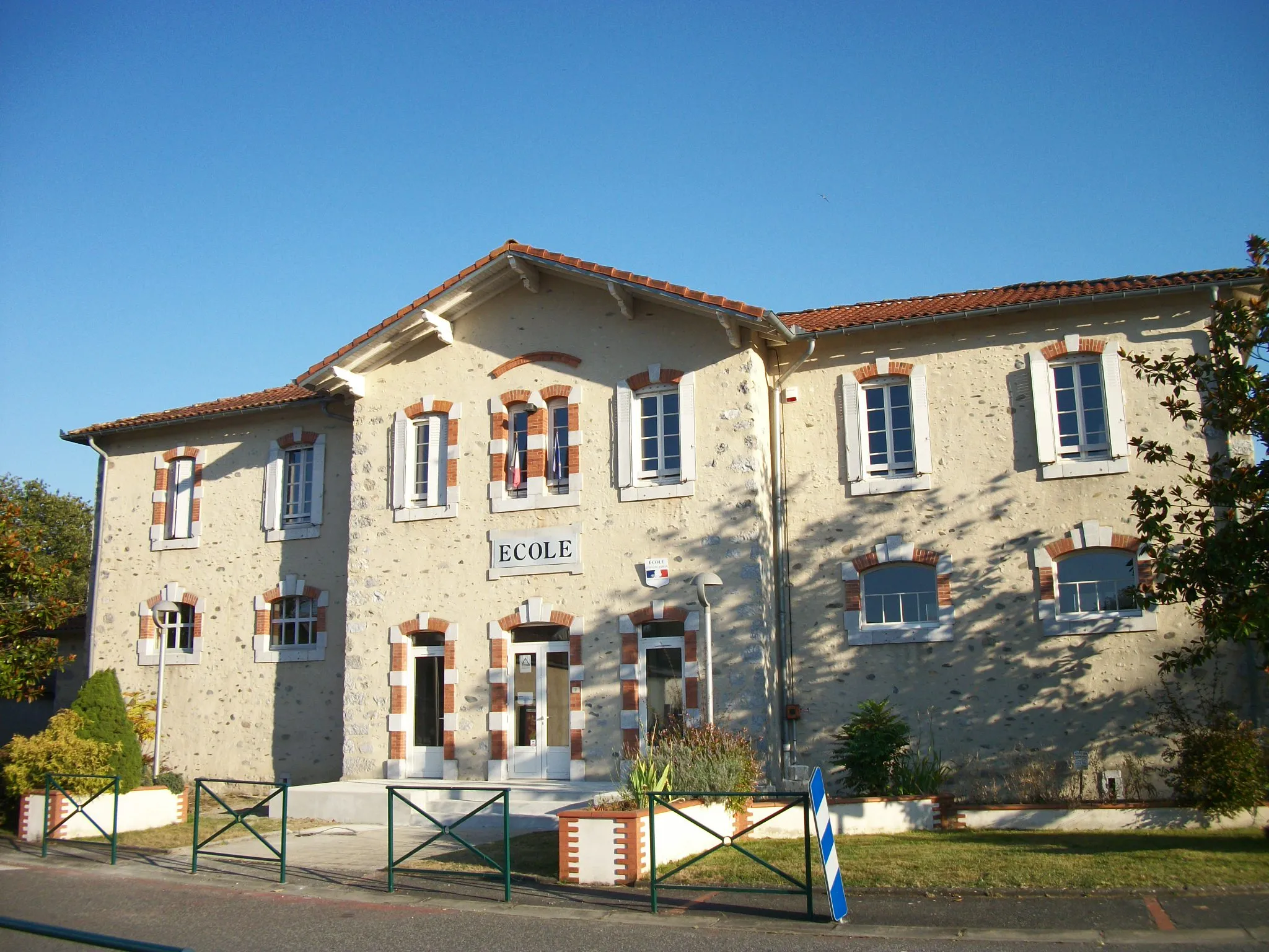 Photo showing: L'école primaire