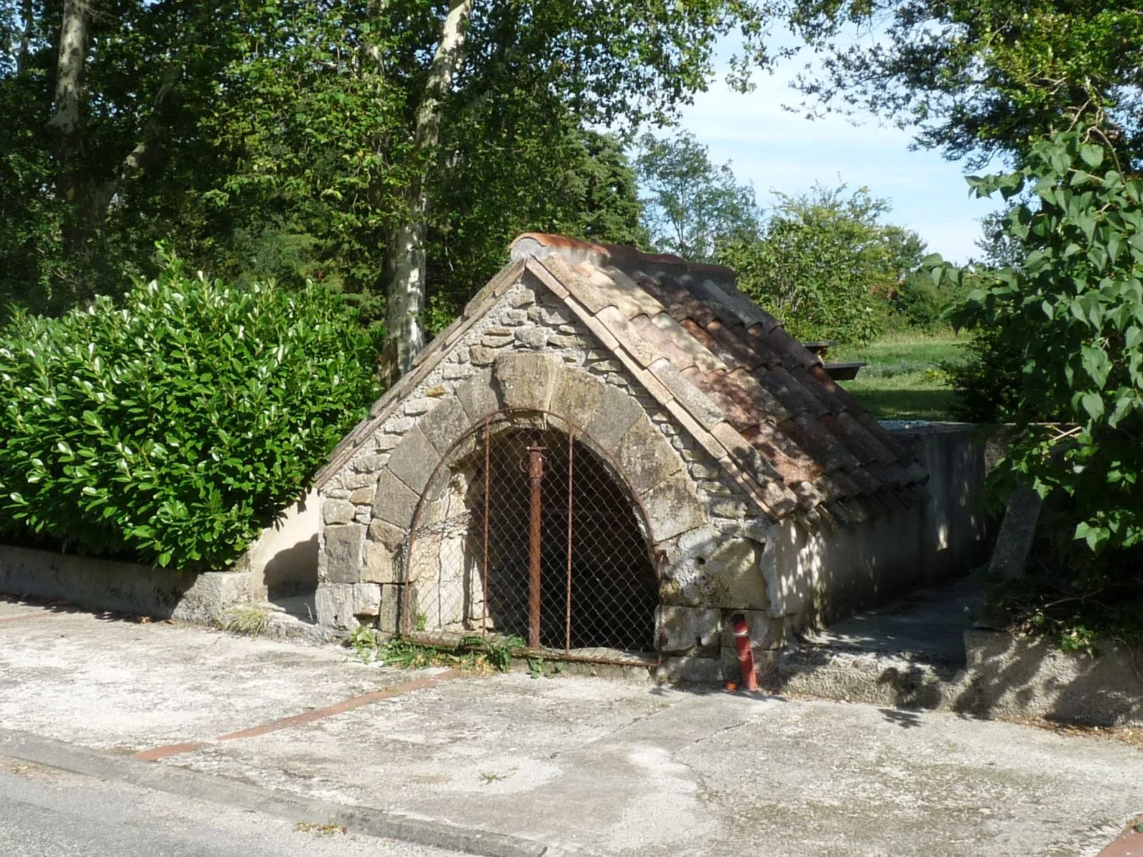 Photo showing: Fontaine, Folcarde, Haute-Garonne, France