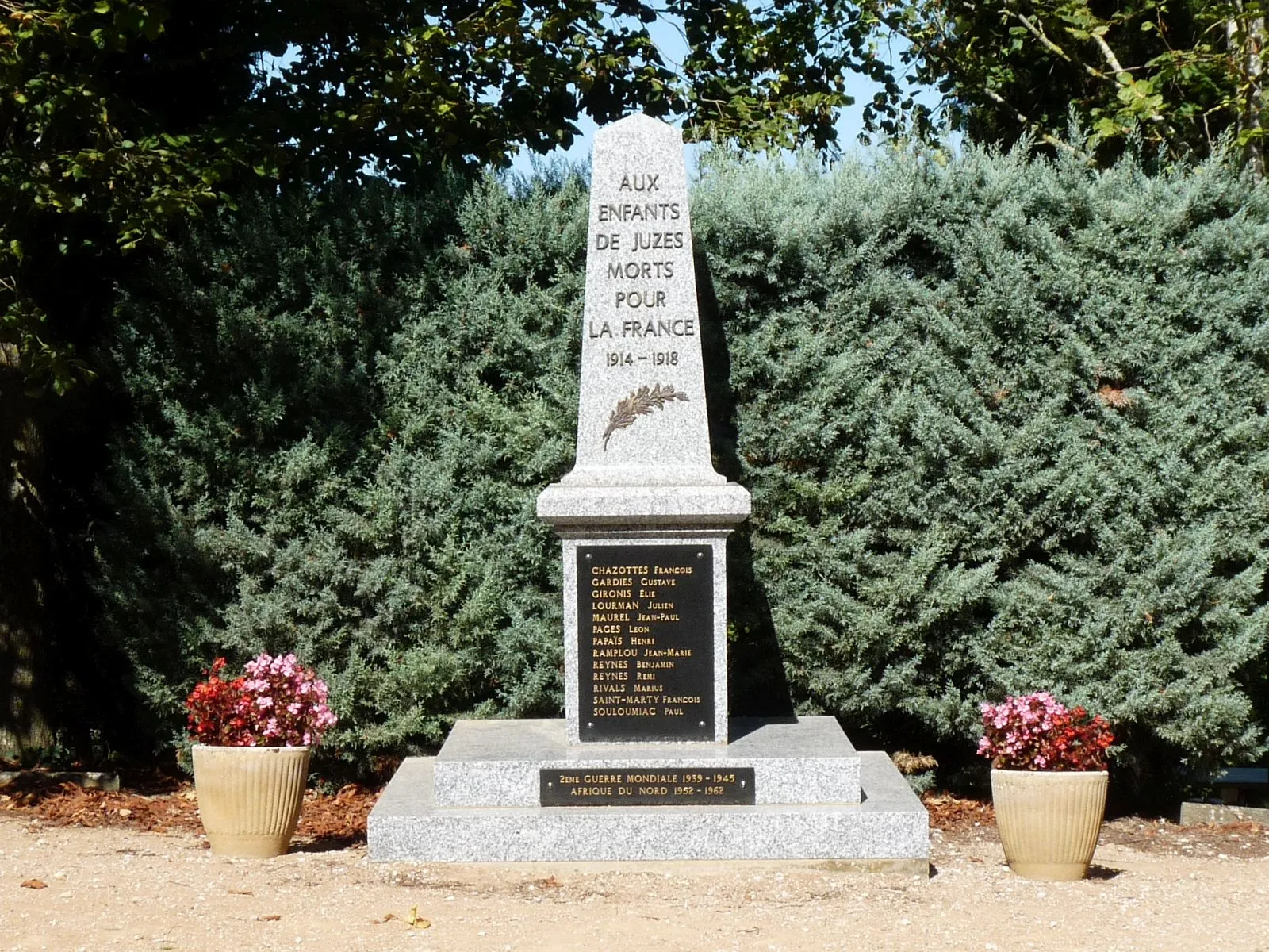Photo showing: Monument aux morts, Juzes, Haute-Garonne, France