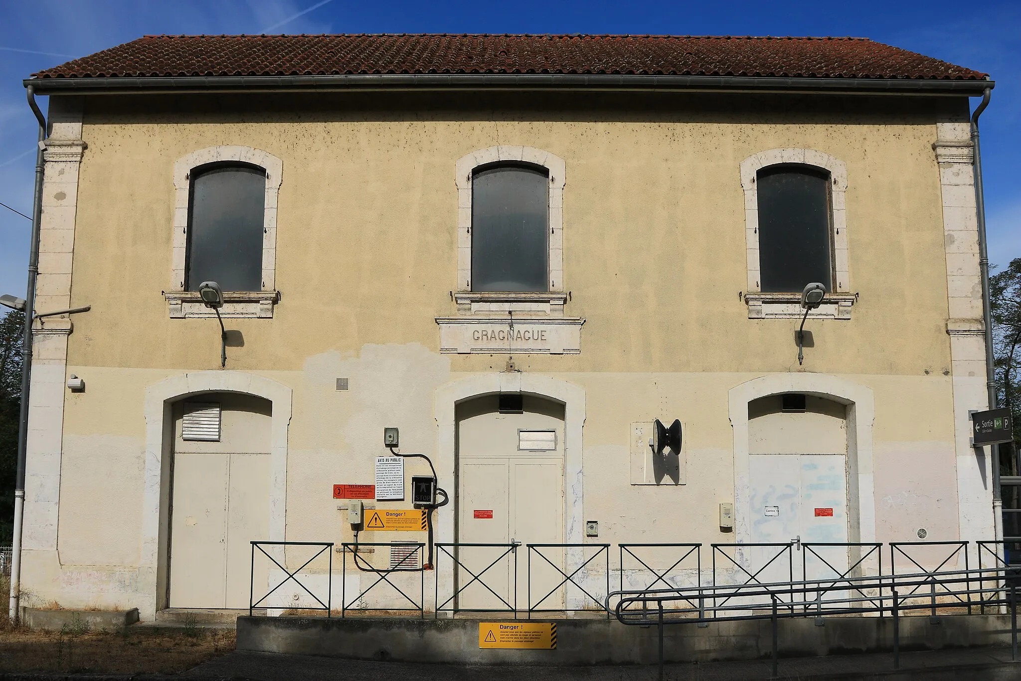 Photo showing: Ancien bâtiment voyageurs de la gare de Gragnague.