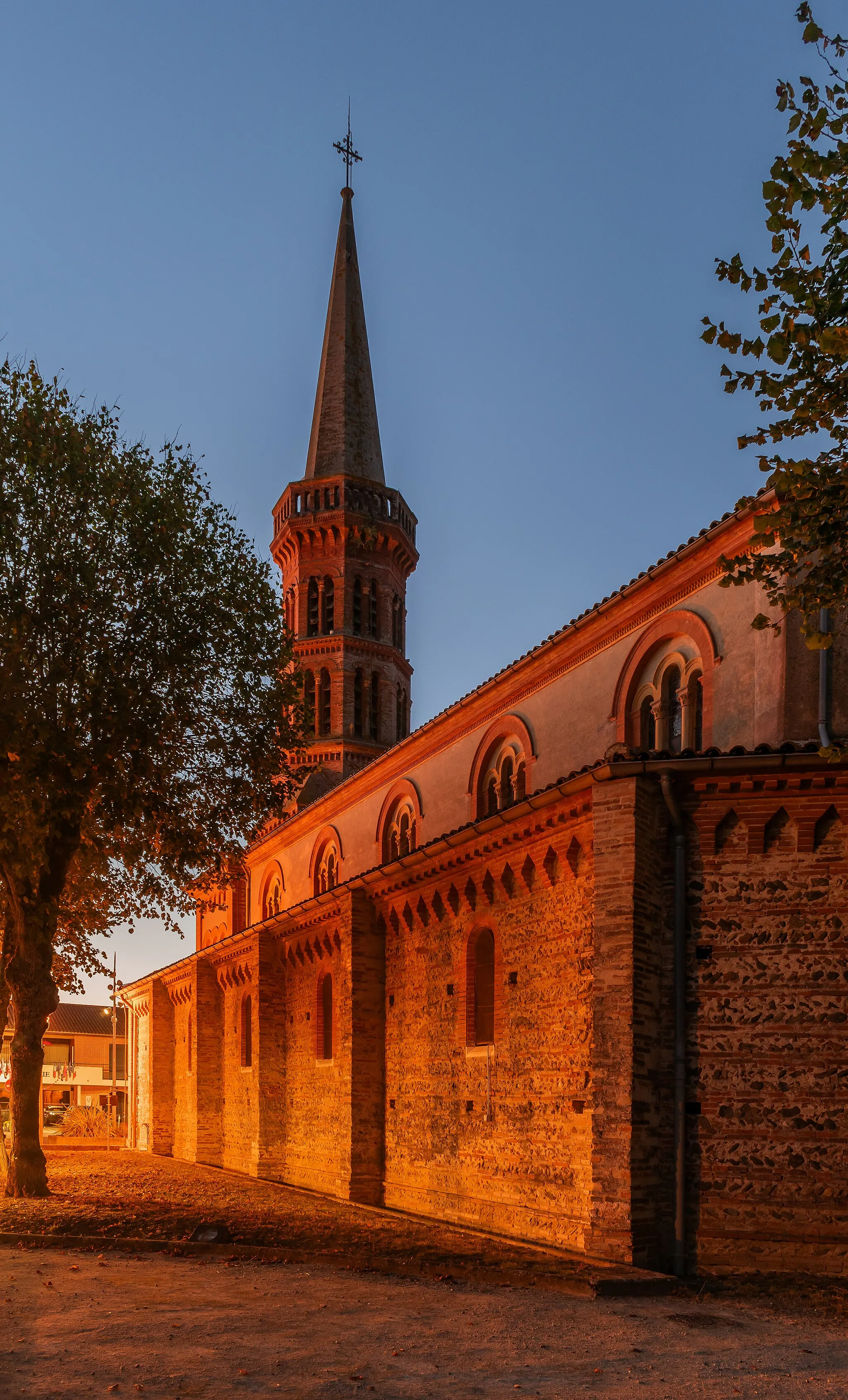 Photo showing: Nativity of the Virgin Mary church in Labastidette, Haute-Garonne, France