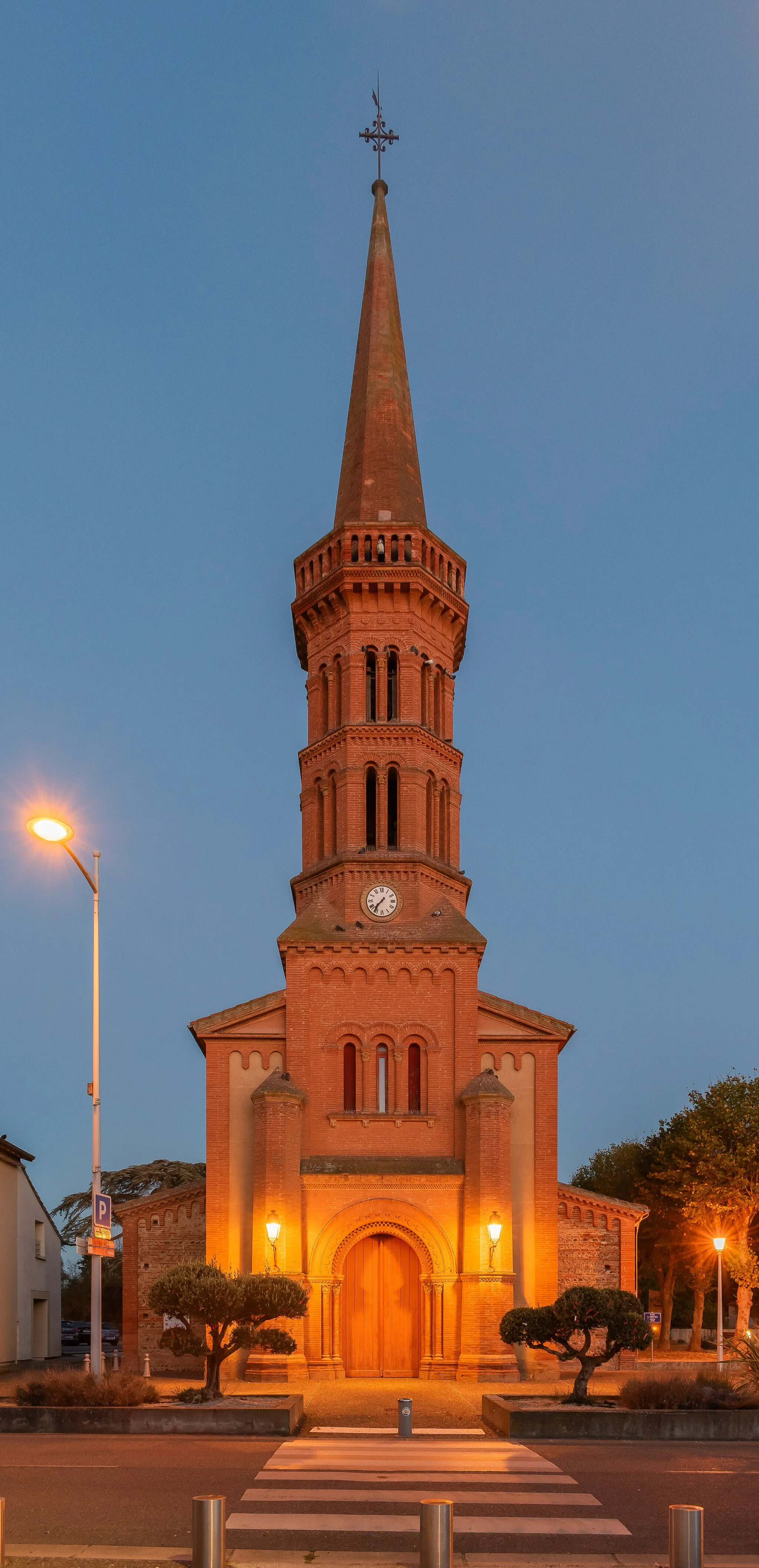 Photo showing: Nativity of the Virgin Mary church in Labastidette, Haute-Garonne, France