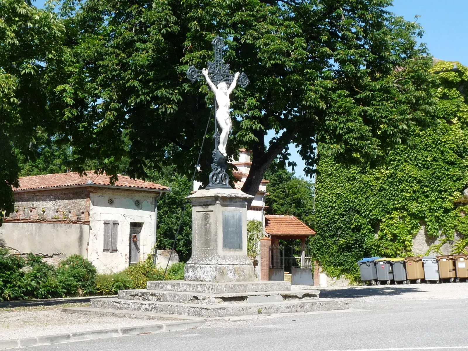 Photo showing: Croix. Le Faget, Haute-Garonne, France