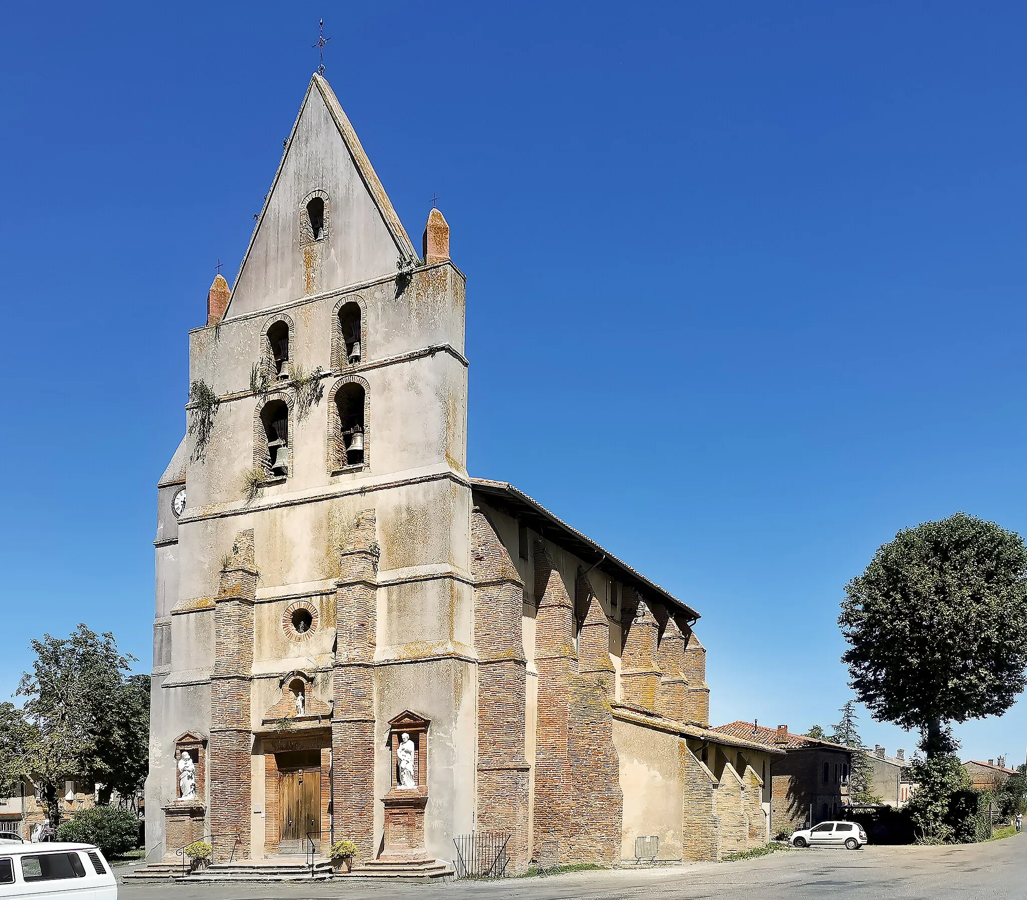 Photo showing: Church of St. John the Baptist, Le Burgaud, Haute-Garonne France.
