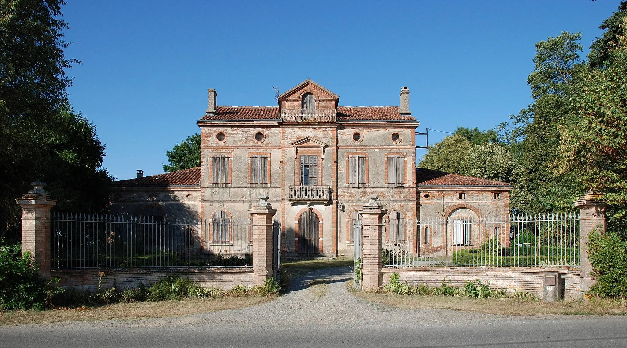 Photo showing: Mervilla (Haute-Garonne, Midi-Pyrénées, France) : Le Chateau de La Garrigue.