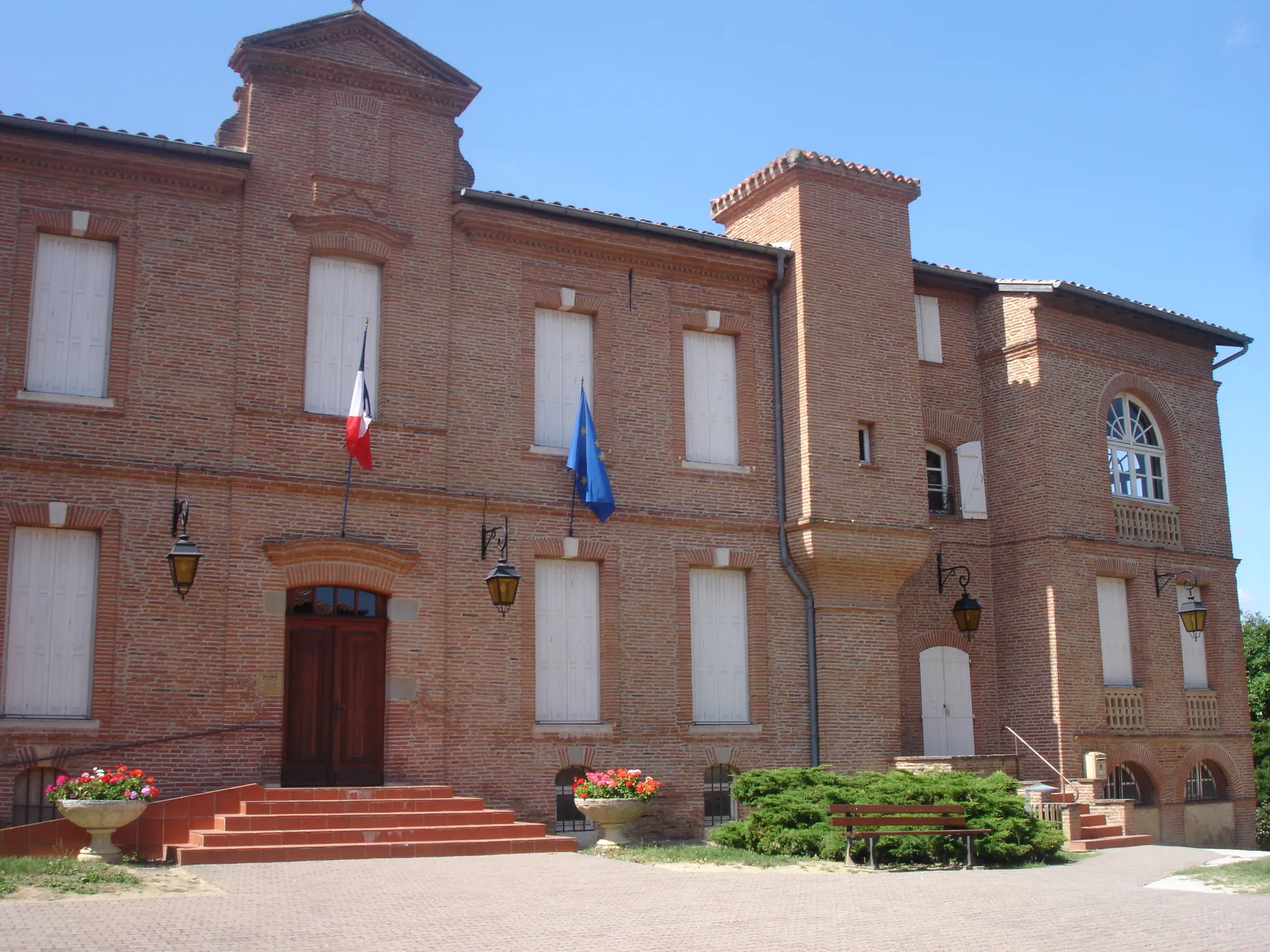 Photo showing: France, Haute-Garonne (31), Montesquieu-Lauragais, mairie